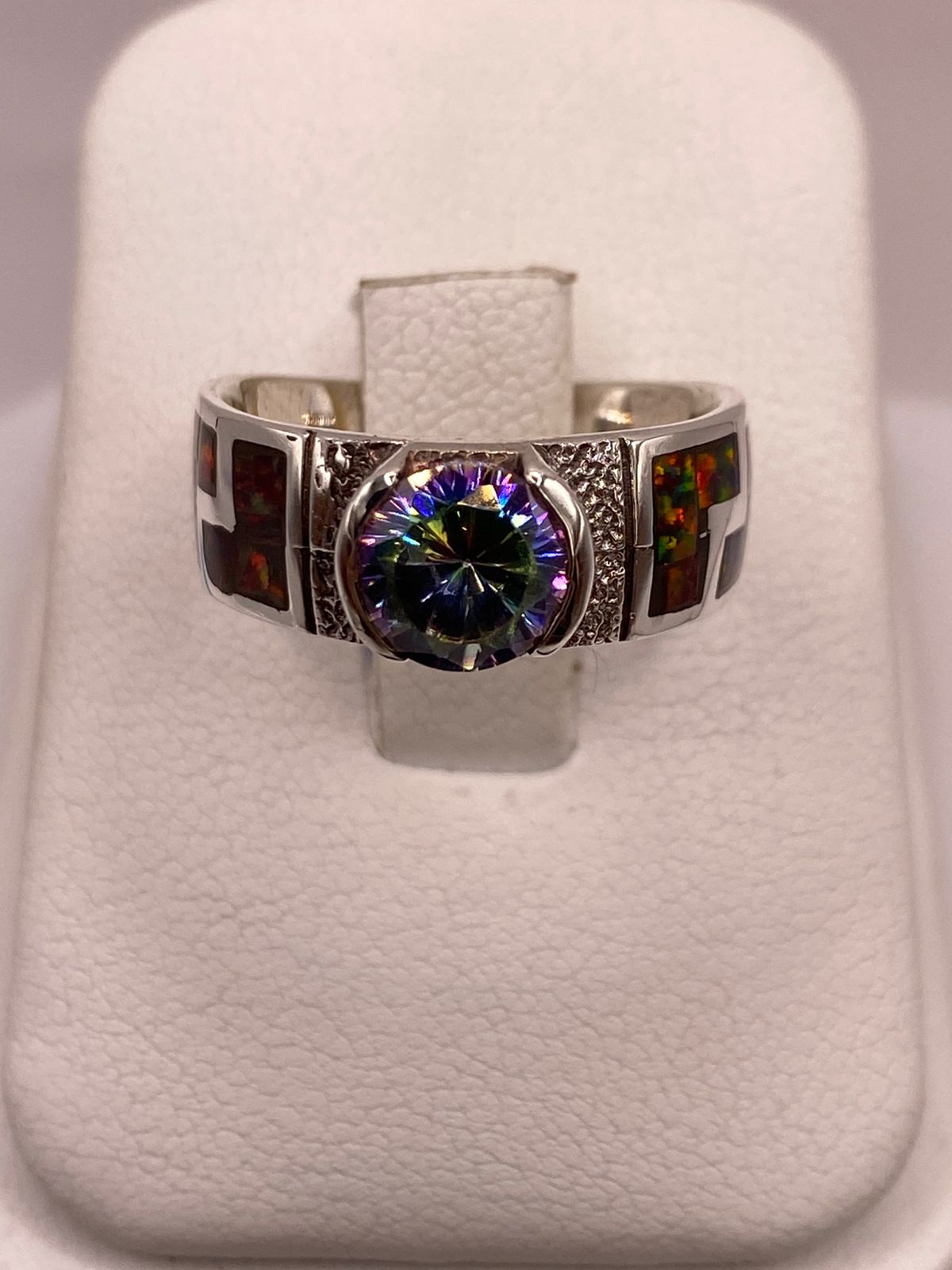 ANILLO GRECA DE PLATA LEY 950 CON ÓPALO DE FUEGO Y ZIRCONIA