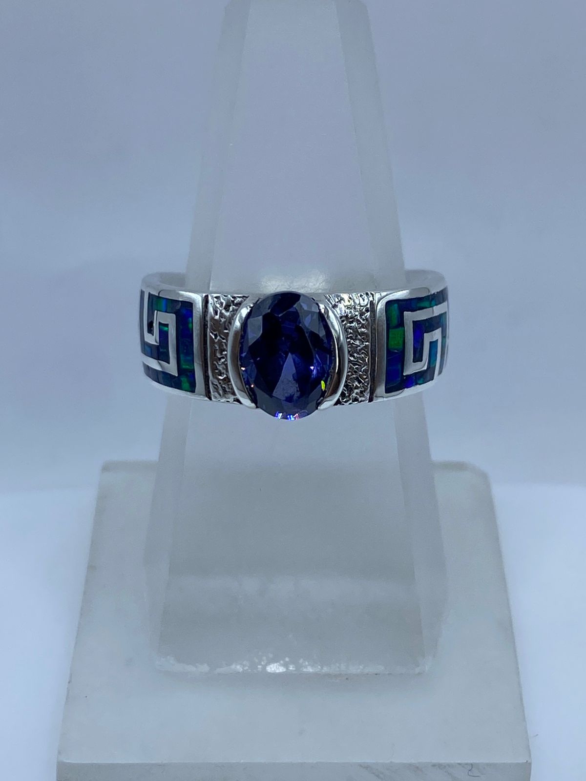 ANILLO GRECA DE PLATA .950 CON ÓPALO DE FUEGO Y ZIRCONIA AZUL