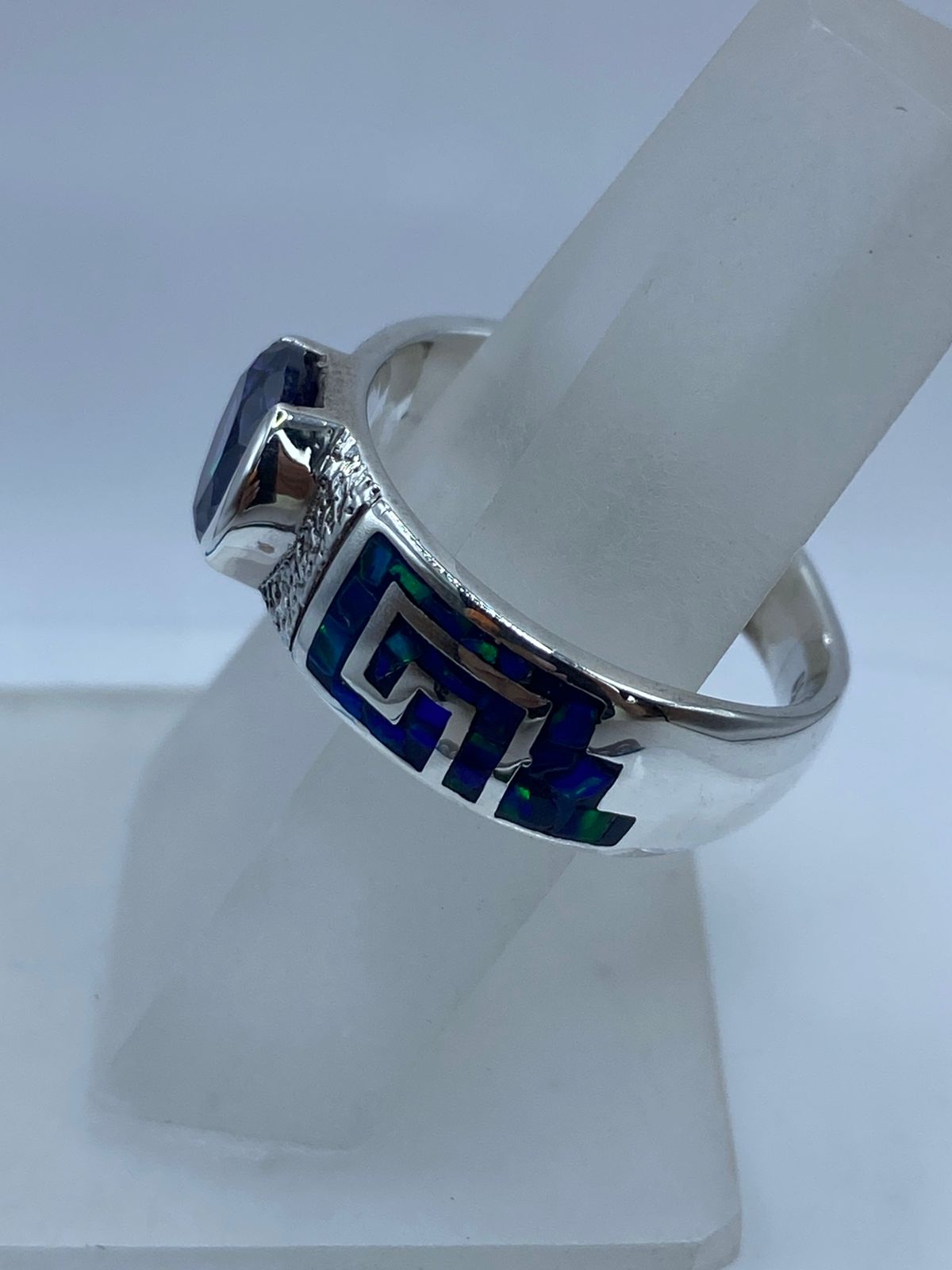 ANILLO GRECA DE PLATA .950 CON ÓPALO DE FUEGO Y ZIRCONIA AZUL