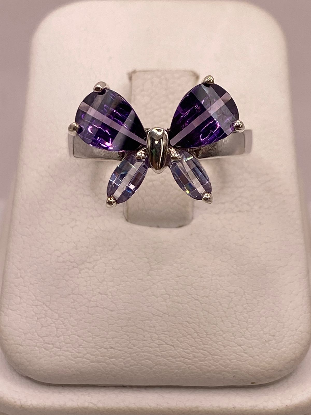 Anillo Mariposa con Zirconias Moradas en Plata Ley 925
