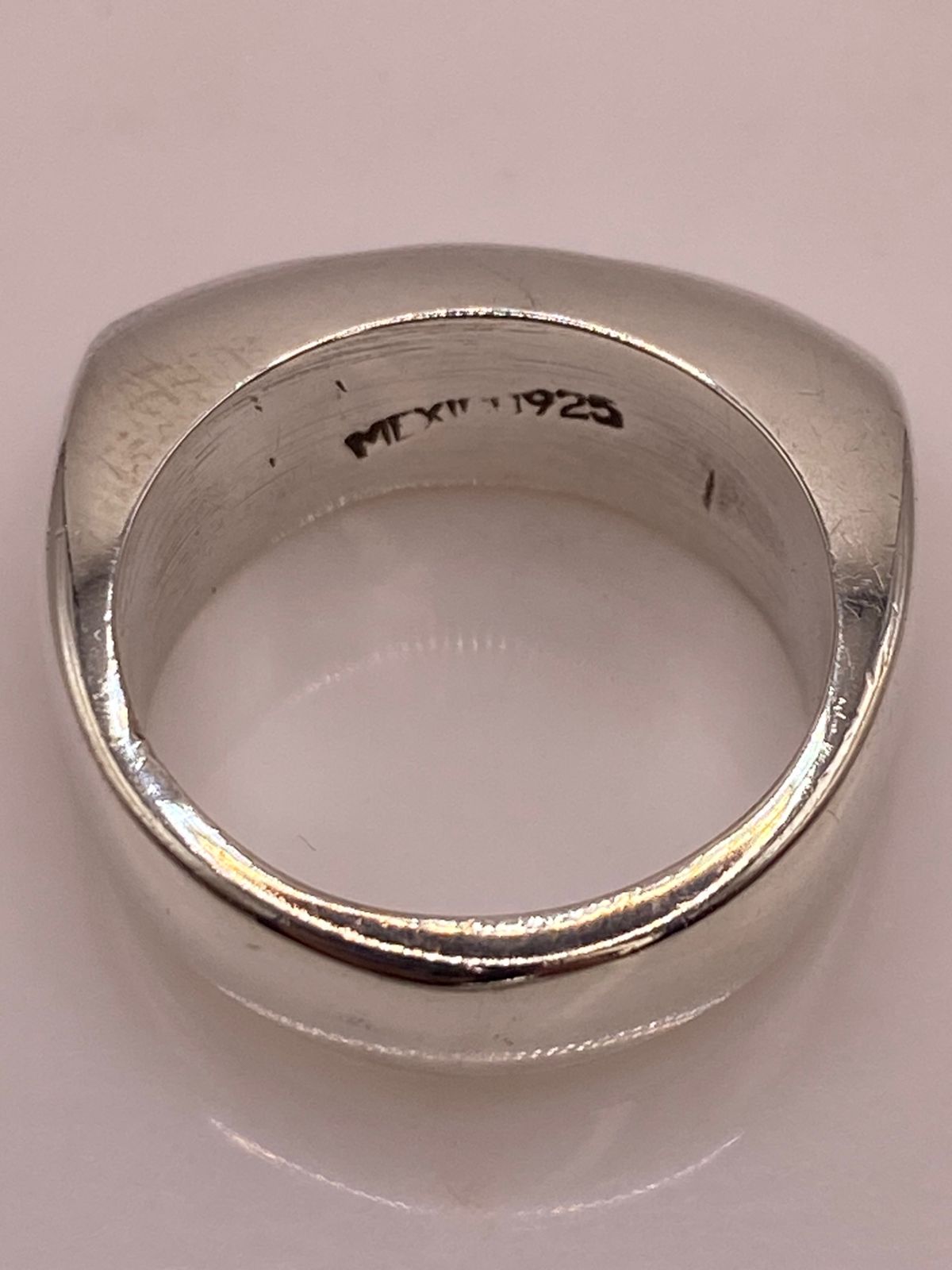 ANILLO MARTILLADO DE PLATA LEY 925