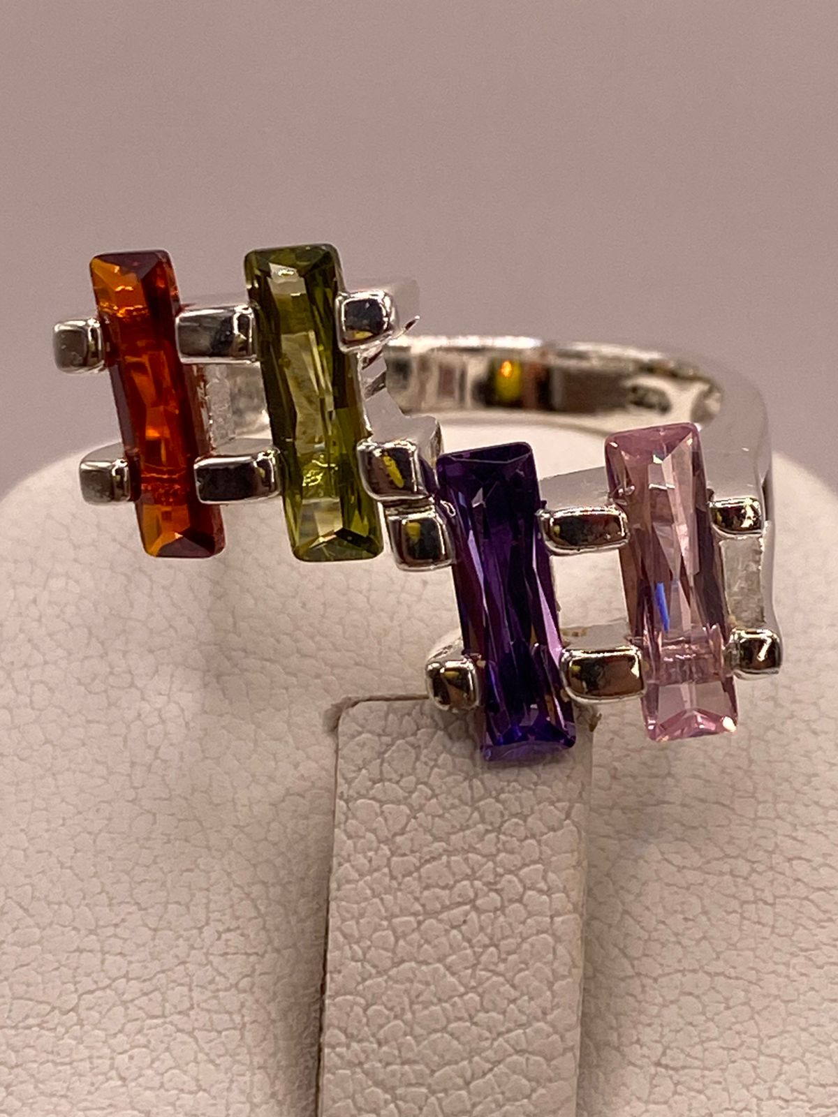 Anillo Multicolor de Zirconias Baguette Plata Ley 925