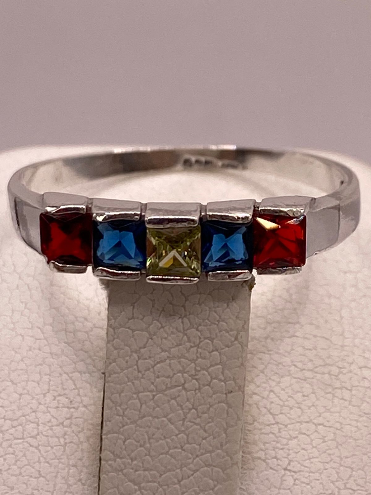 Anillo Multicolor con Zirconias en Plata Ley 925
