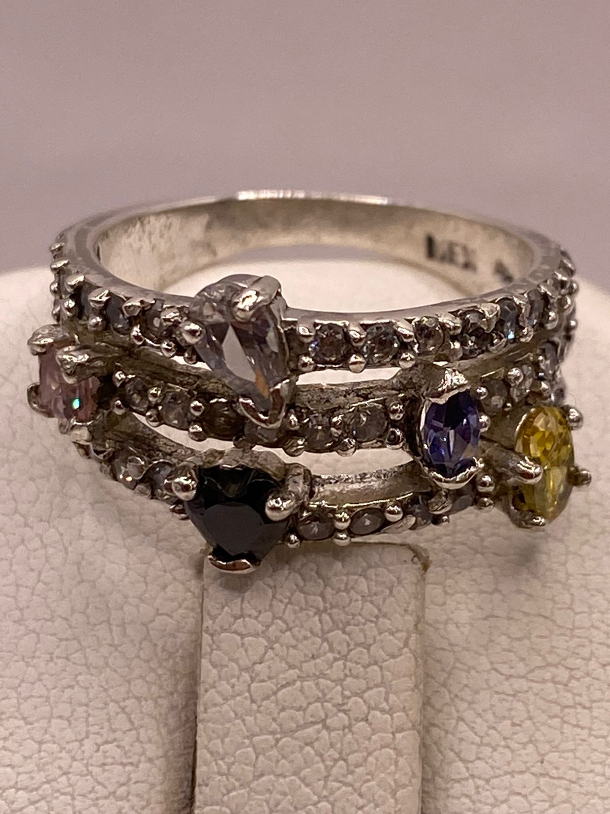 Anillo Multicolor con Zirconias en Plata Ley 925