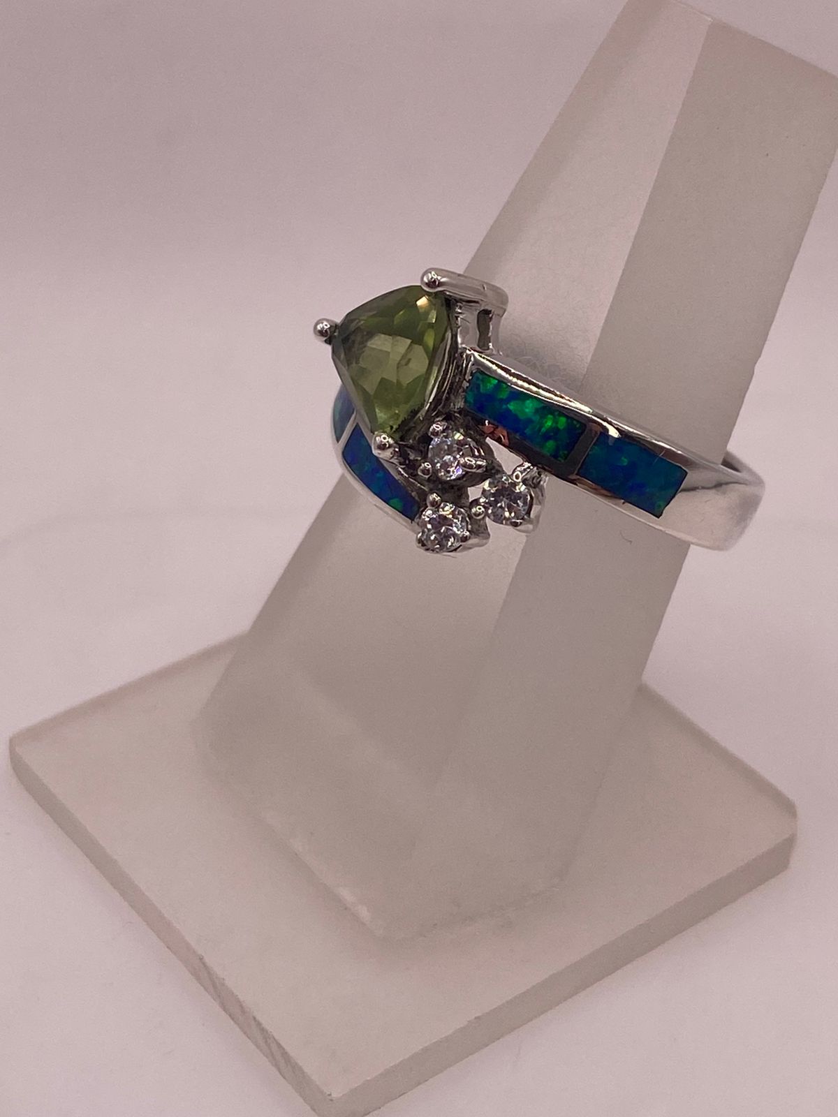 ANILLO ÓPALO AZUL & ZIRCONIA PERIDOTO, DIAMANTES PLATA 925, vista de detalle