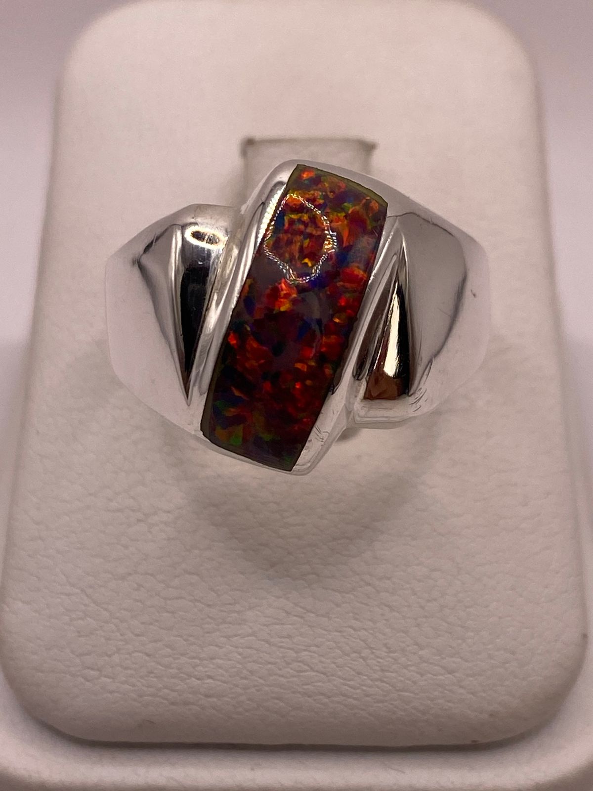 ANILLO DE ÓPALO DE FUEGO MULTICOLOR IRIDISCENTE EN PLATA LEY .925