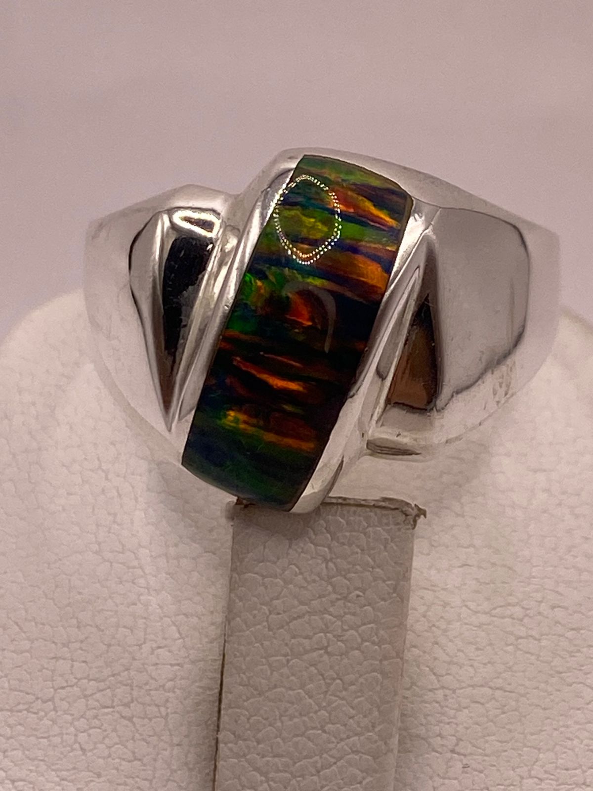 ANILLO DE ÓPALO DE FUEGO MULTICOLOR EN PLATA LEY .925