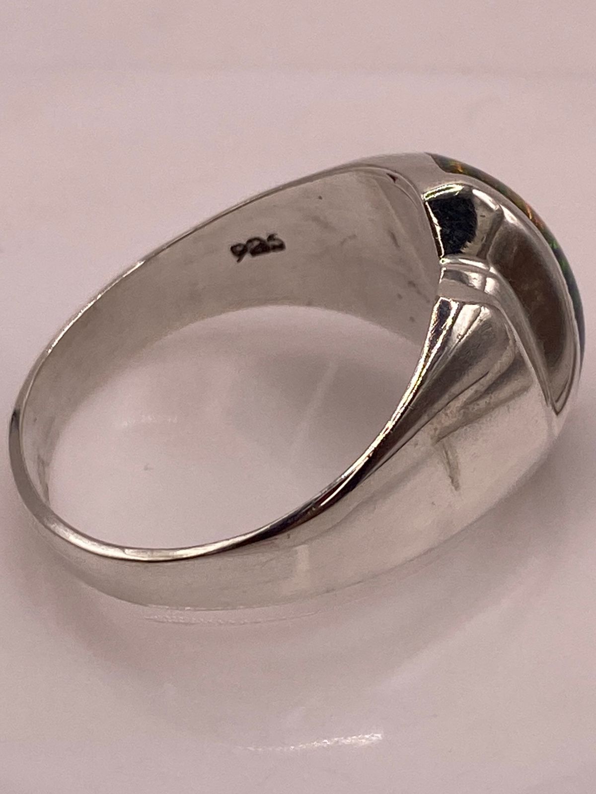ANILLO DE ÓPALO DE FUEGO MULTICOLOR EN PLATA LEY .925