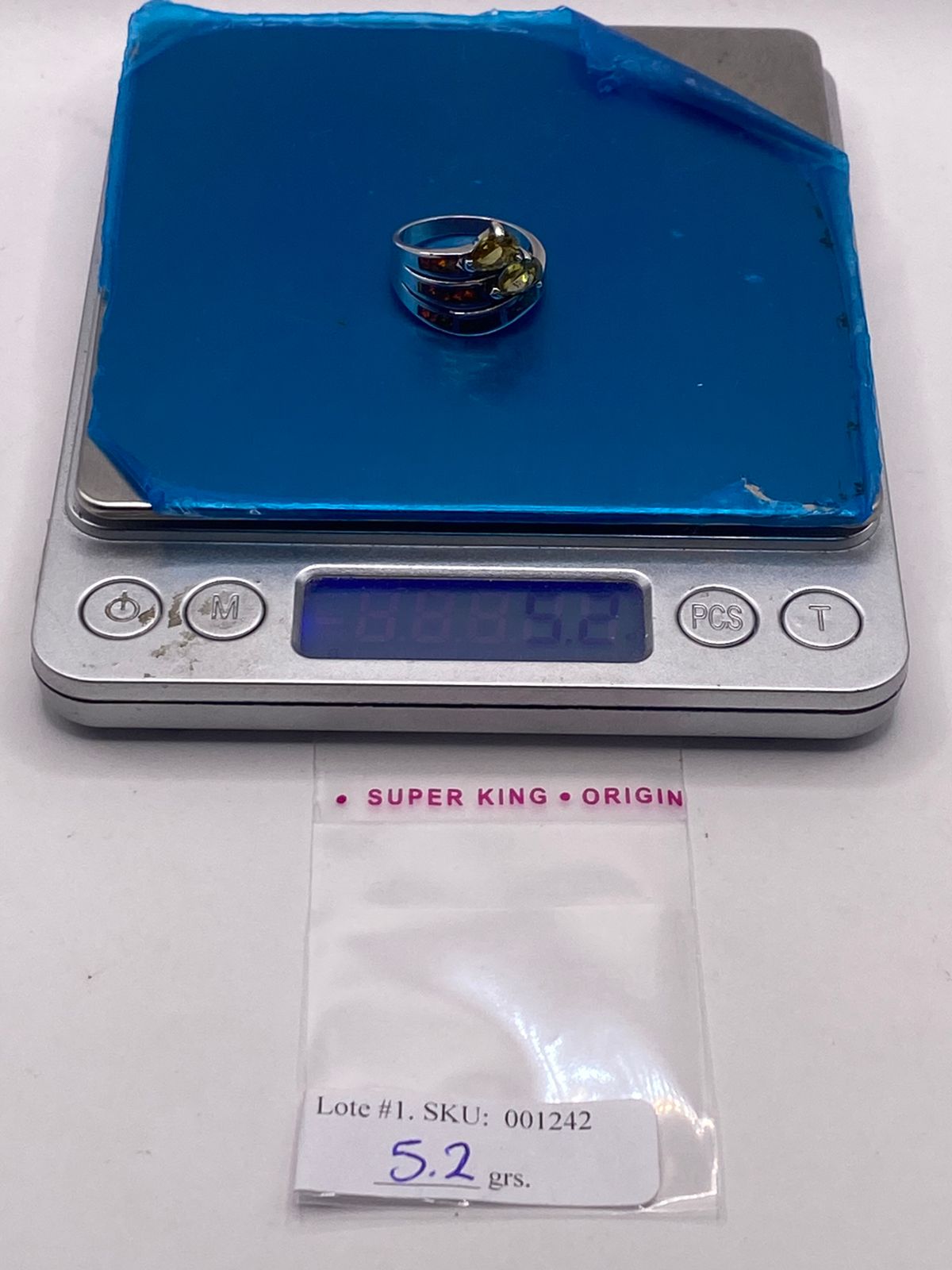 ANILLO ÓPALO ROJO FUEGO & DOBLE ZIRCONIA CITRINO PLATA 925, peso en gramos (báscula)