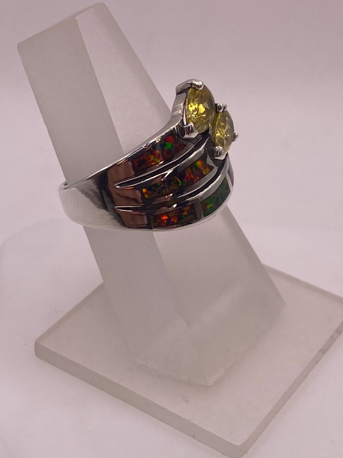 ANILLO ÓPALO ROJO FUEGO & DOBLE ZIRCONIA CITRINO PLATA 925, vista frontal