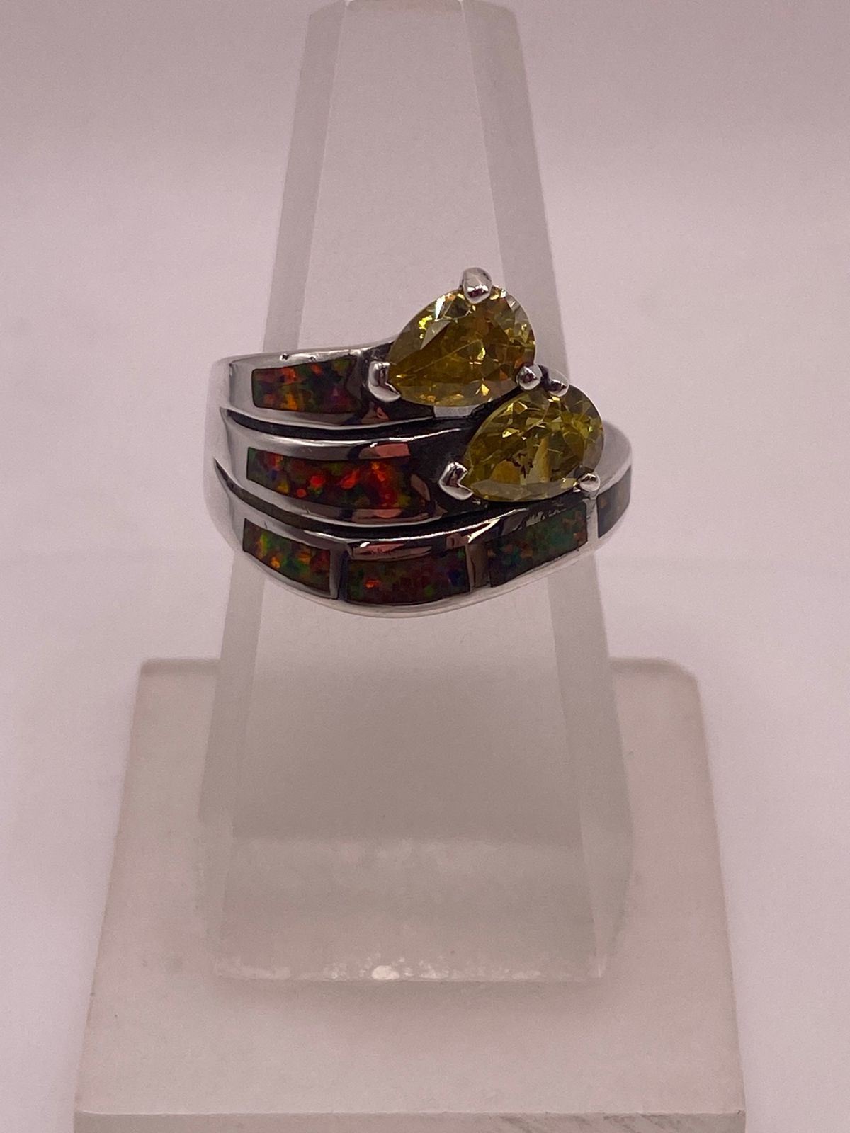 ANILLO ÓPALO ROJO FUEGO & DOBLE ZIRCONIA CITRINO PLATA 925, vista lateral