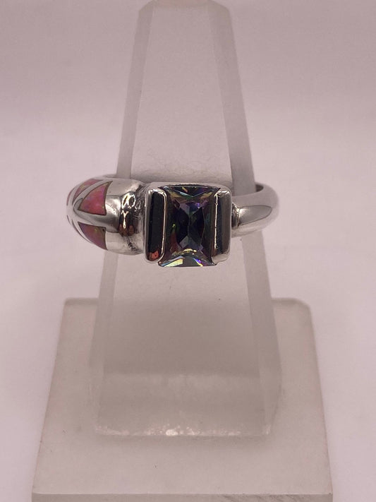💍🌸 Anillo Ópalo Rosa Triangular & Zirconia Mística Plata 950 — vista lateral