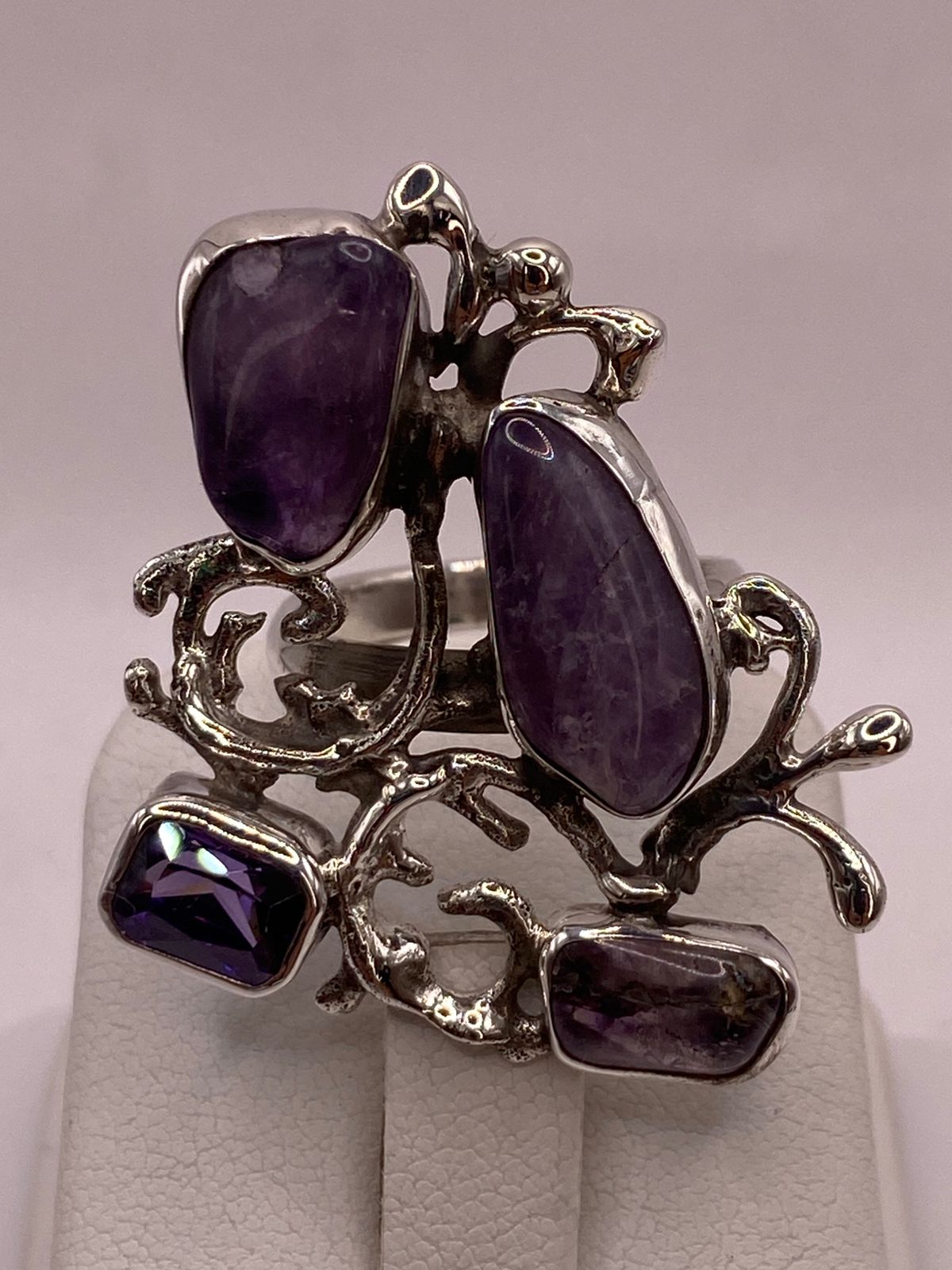 ANILLO DE PLATA LEY 925 CON AMATISTA Y ZIRCONIA