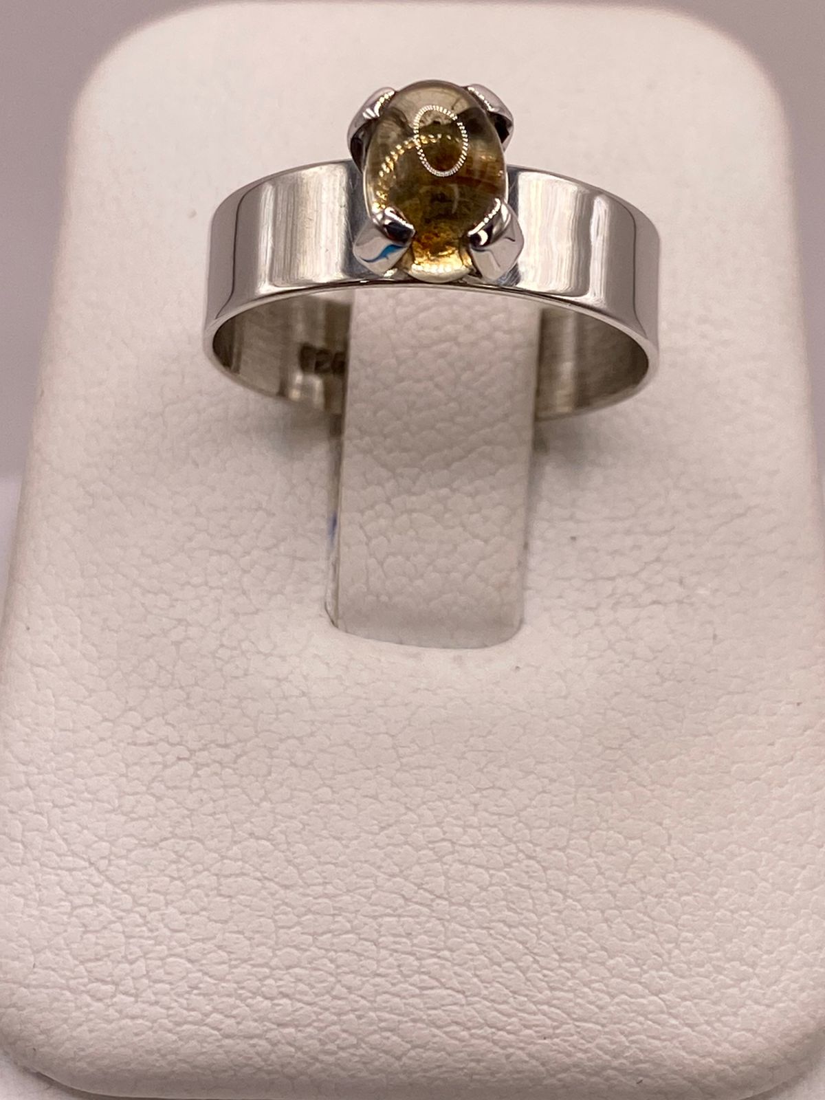 ANILLO DE PLATA LEY 925 CON ÁMBAR AHUMADO