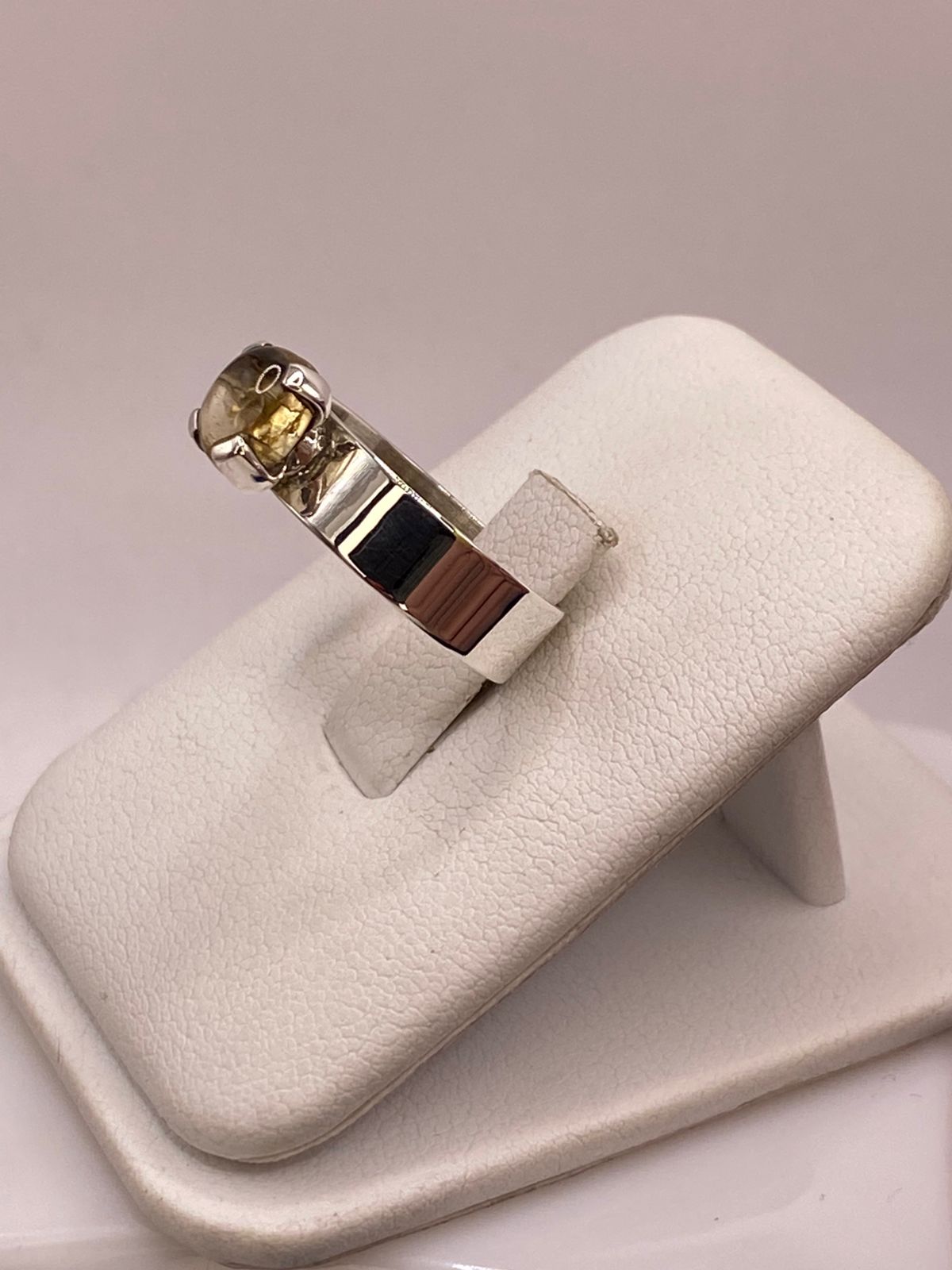 ANILLO DE PLATA LEY 925 CON ÁMBAR AHUMADO