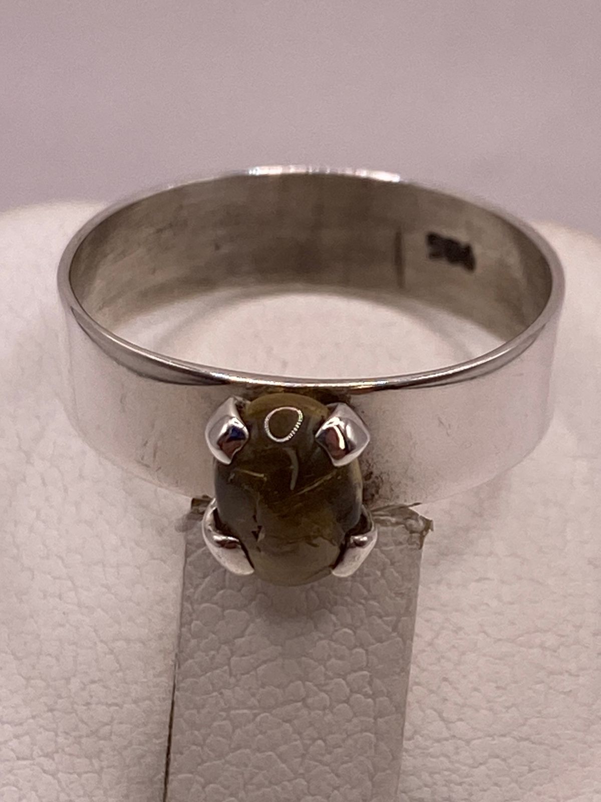 ANILLO DE PLATA LEY 925 CON ÁMBAR AHUMADO