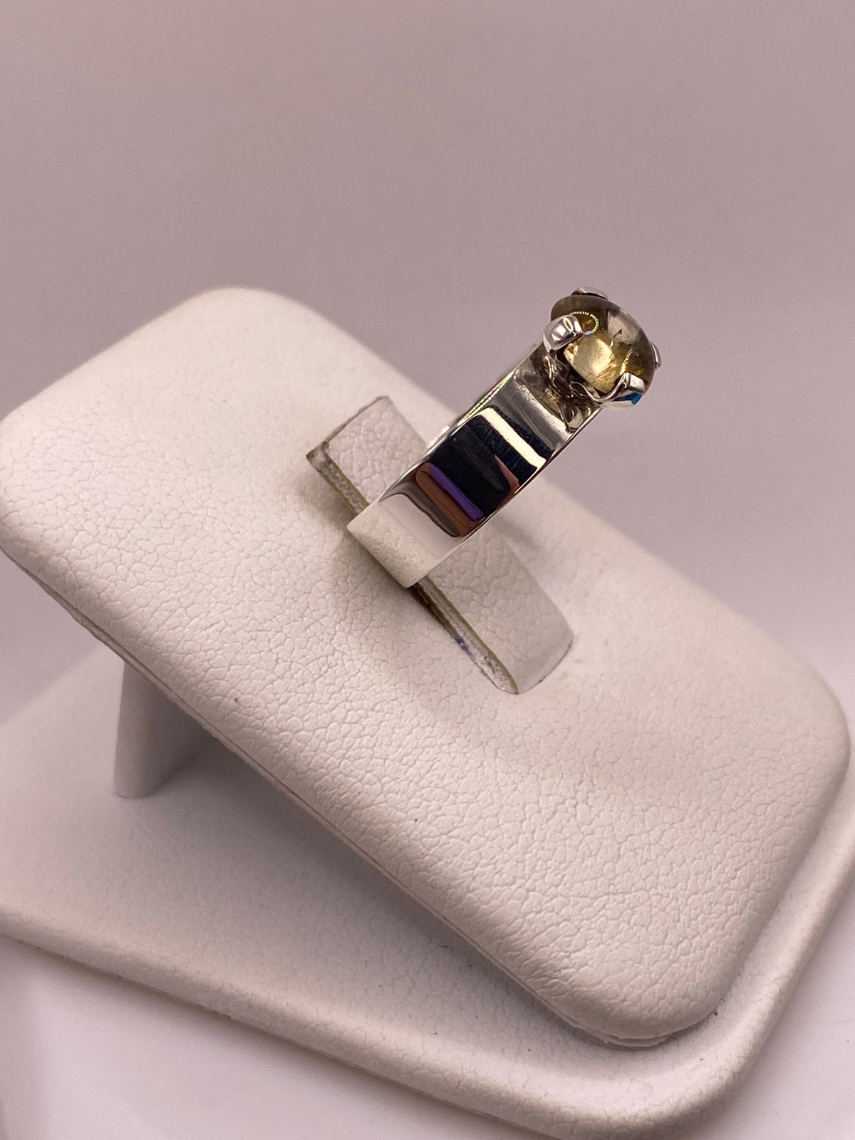 ANILLO DE PLATA LEY 925 CON ÁMBAR AHUMADO