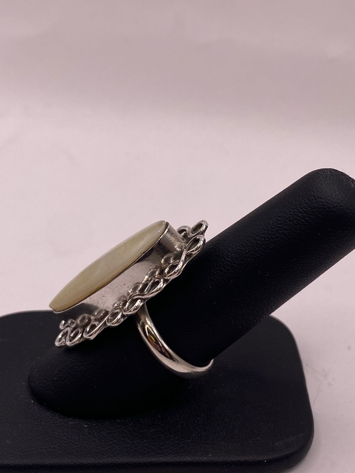 ANILLO DE PLATA LEY 925 CON JADE BLANCO