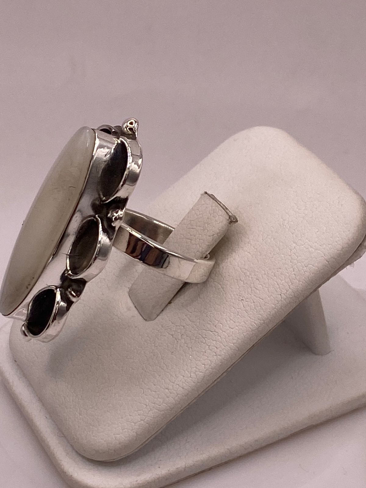 ANILLO DE PLATA LEY 925 CON JADE BLANCO