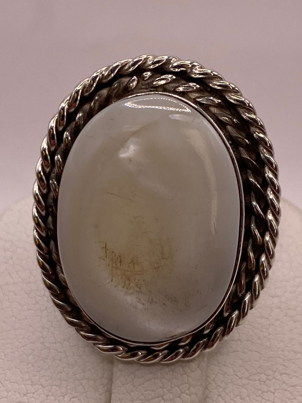 ANILLO DE PLATA LEY 925 CON JADE MARFIL