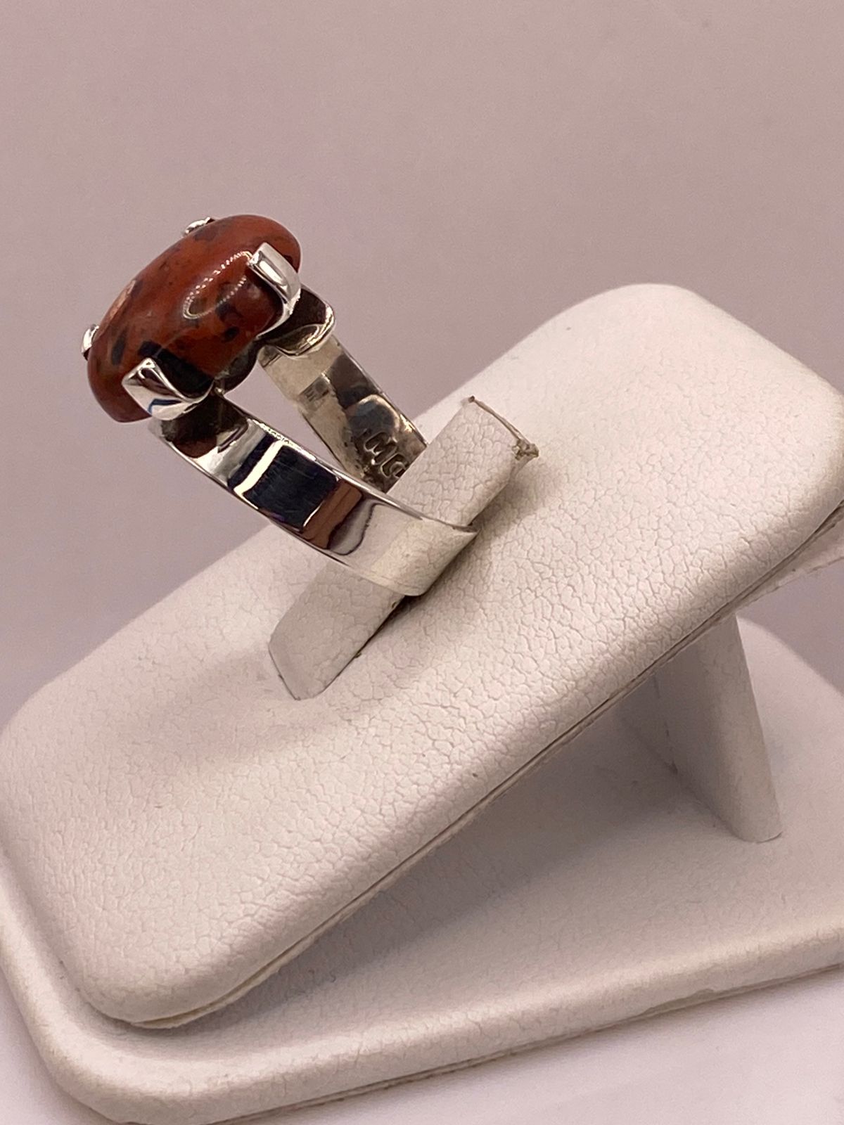 ANILLO DE PLATA LEY 925 CON JASPE ROJO