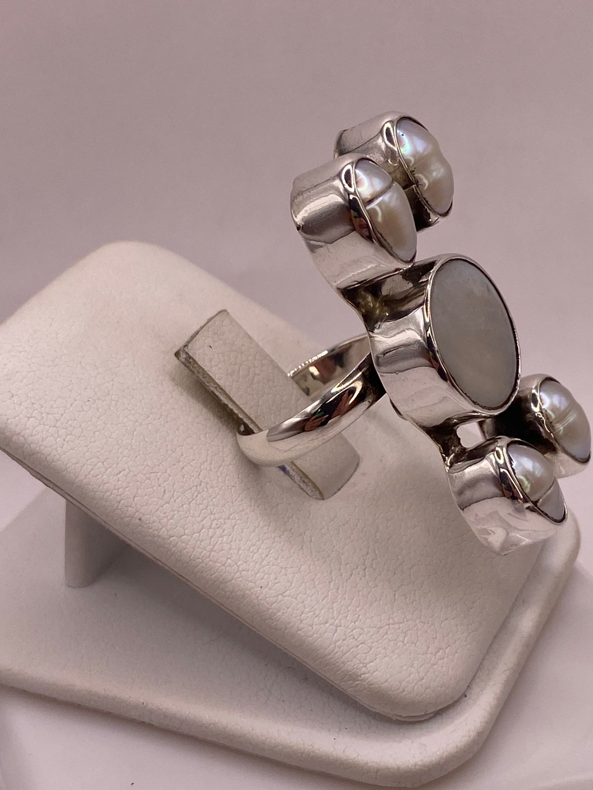 ANILLO DE PLATA LEY 925 CON NÁCAR Y PERLA