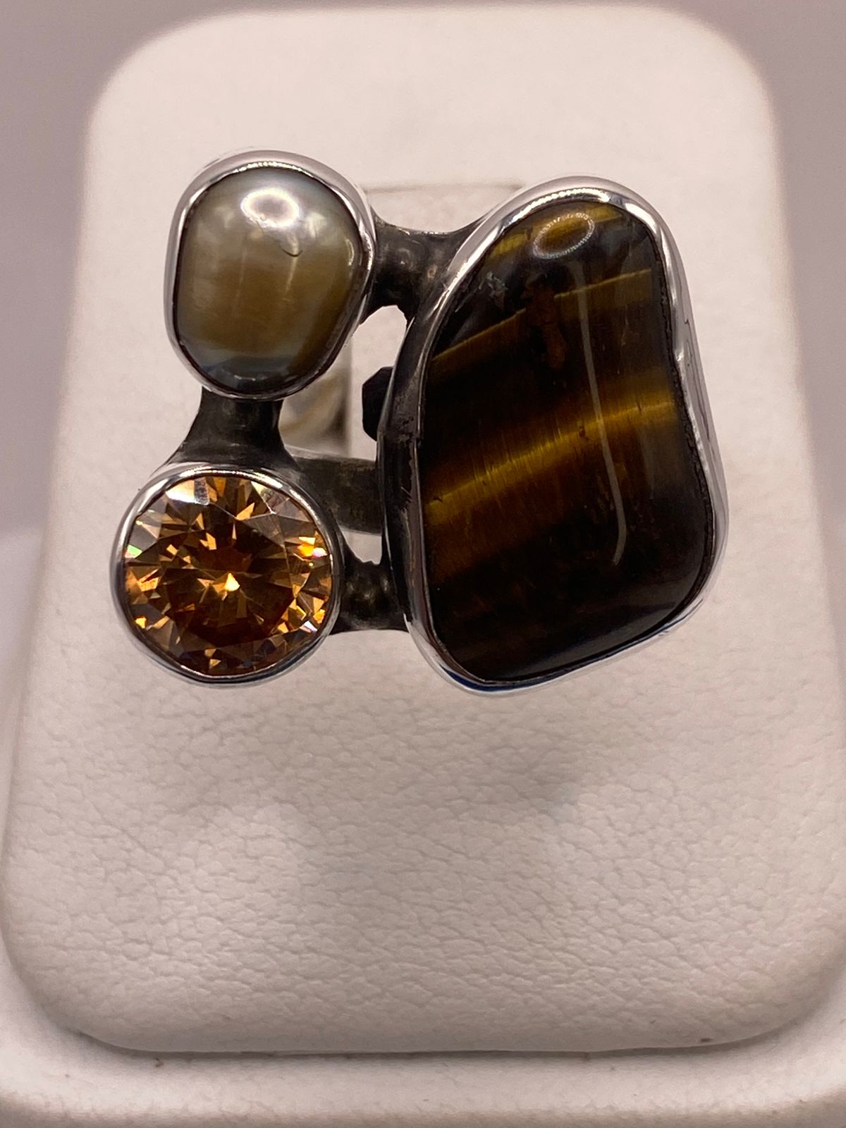 ANILLO DE PLATA LEY 925 CON OJO DE TIGRE, NÁCAR Y ZIRCONIA