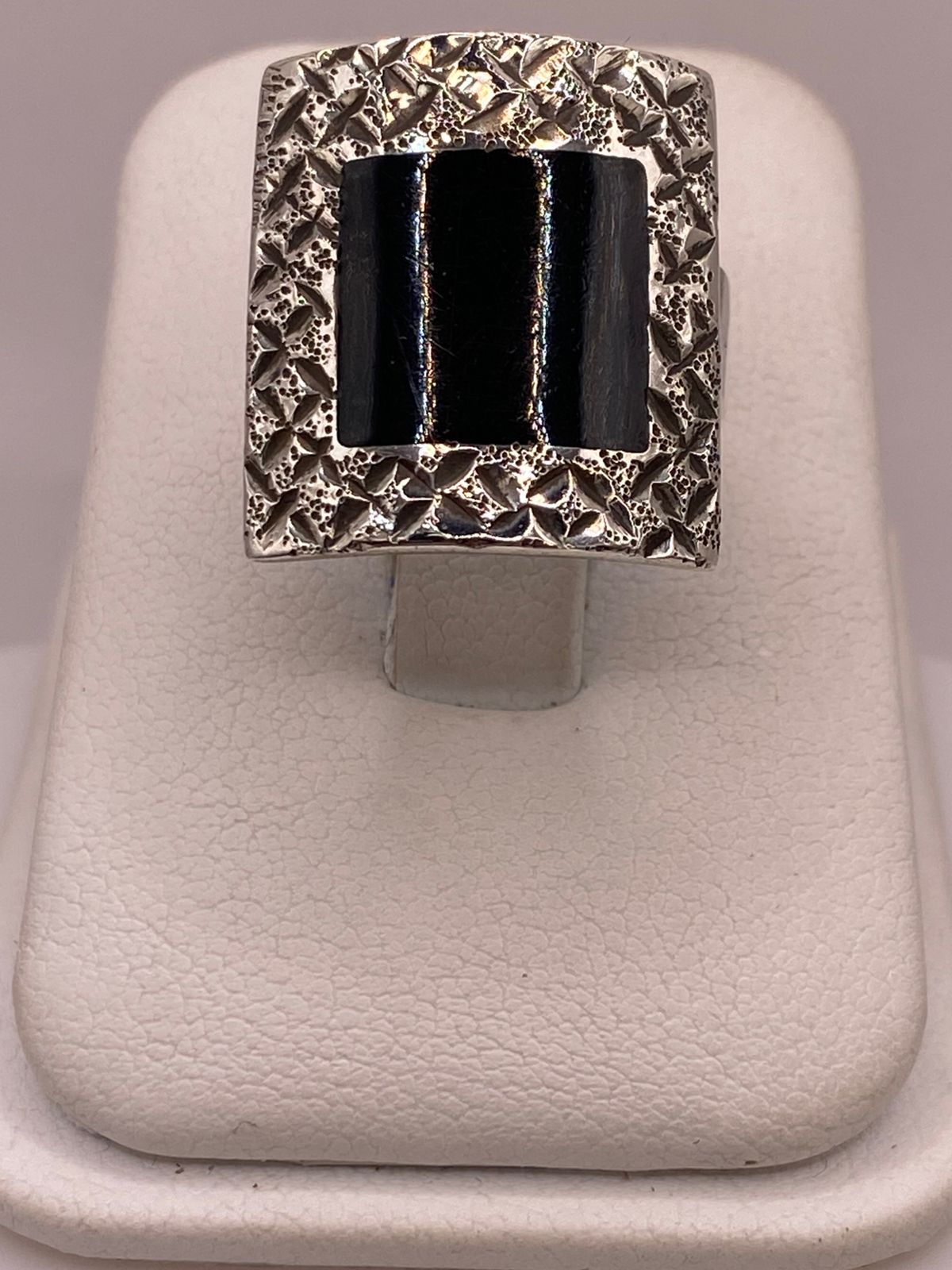 ANILLO DE PLATA LEY 925 CON ÓNIX NEGRO