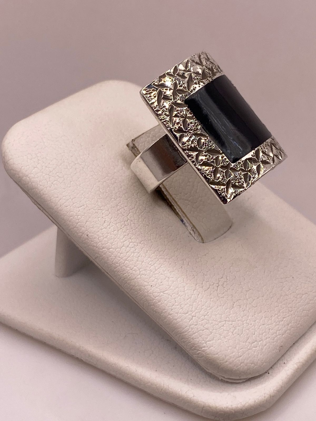 ANILLO DE PLATA LEY 925 CON ÓNIX NEGRO