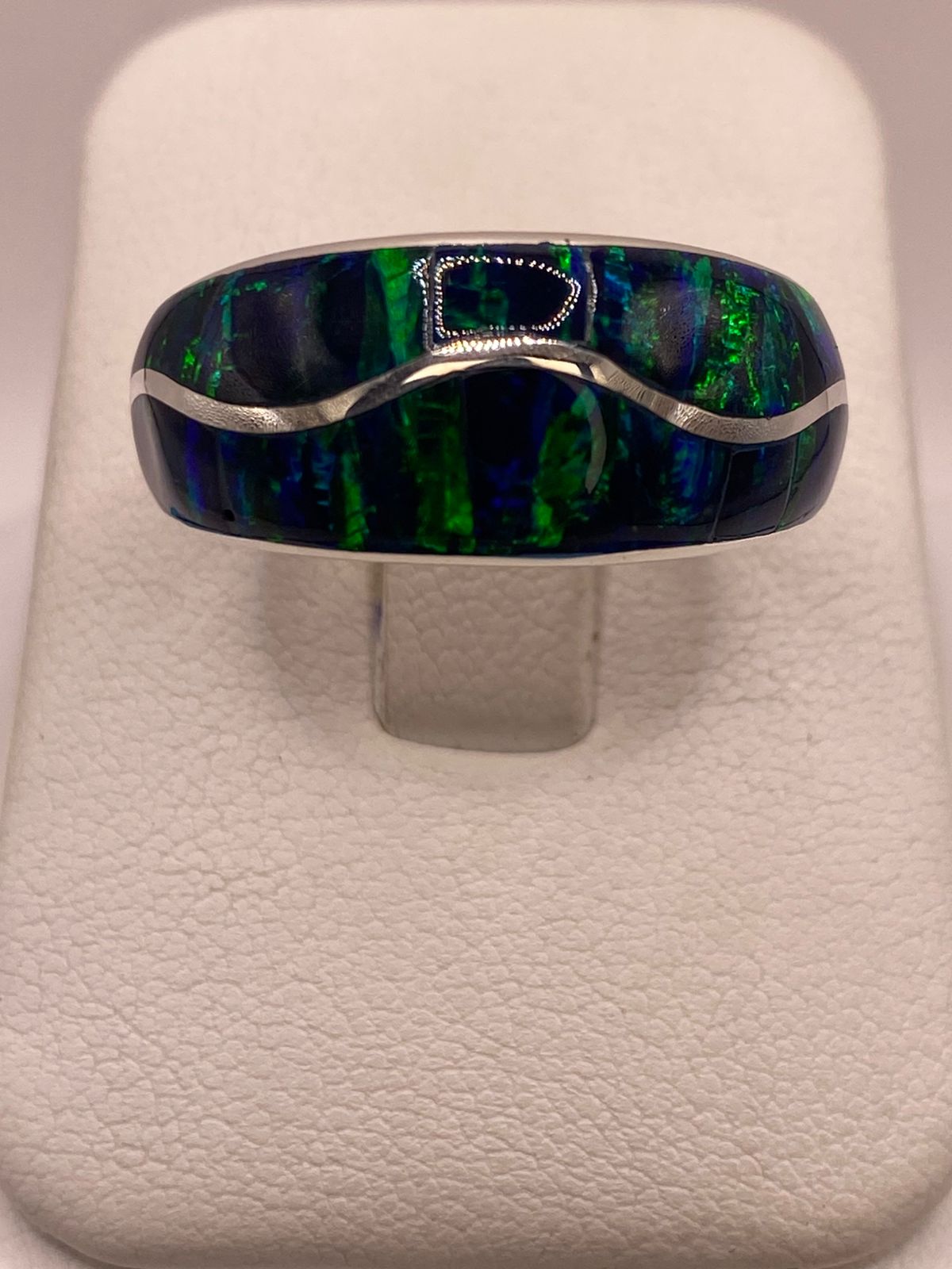 ANILLO DE PLATA LEY 925 CON ÓPALO AZUL Y VERDE DISEÑO ENVOLVENTE