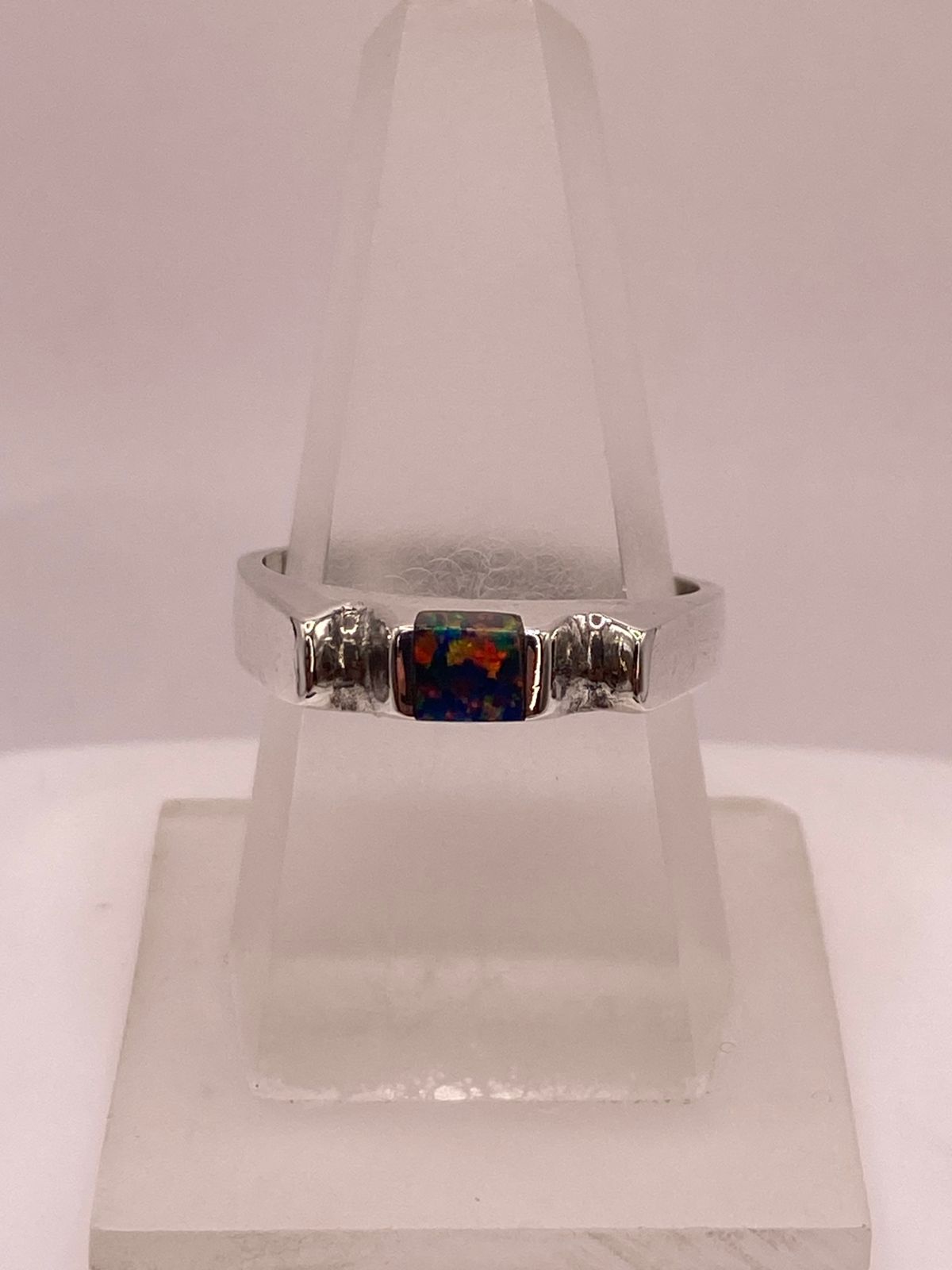 ANILLO DE PLATA LEY 925 CON ÓPALO DE FUEGO