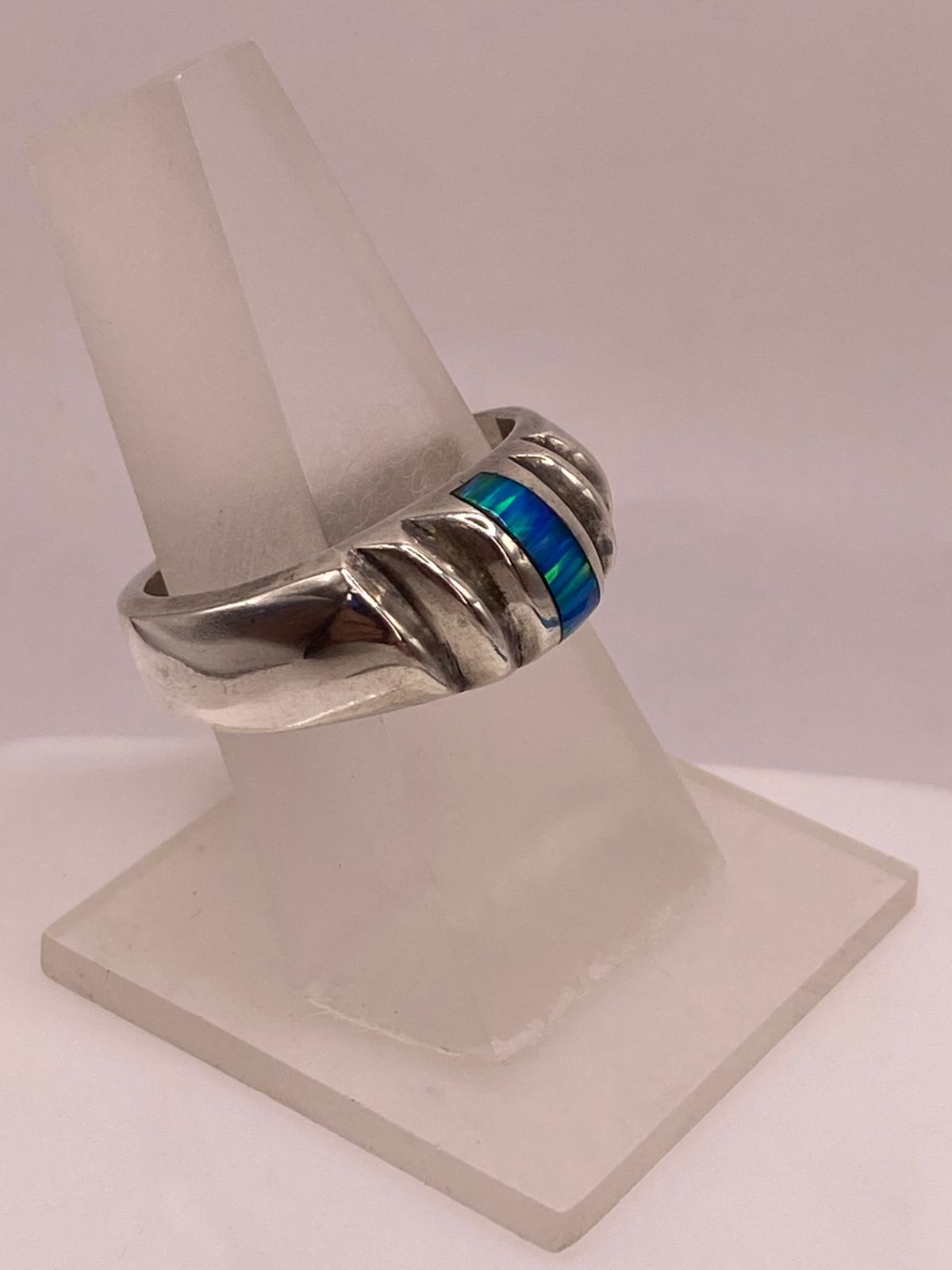ANILLO DE PLATA LEY 925 CON ÓPALO DE FUEGO AZUL