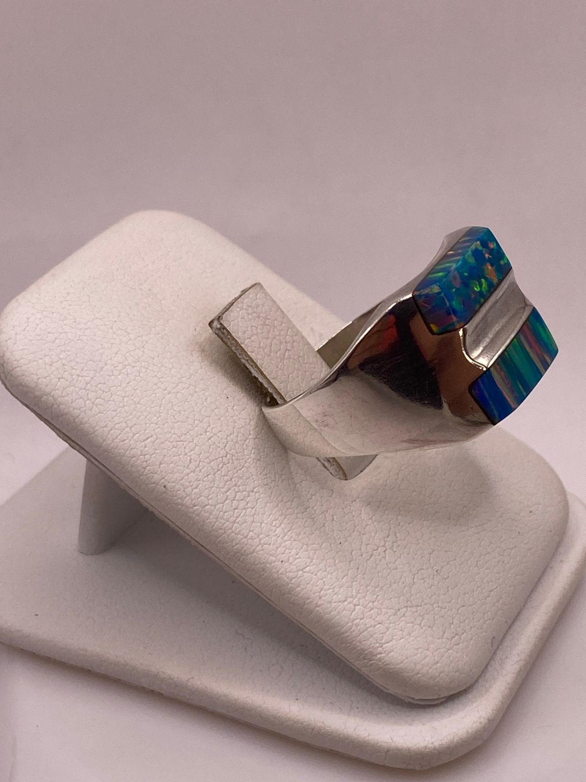 ANILLO DE PLATA LEY 925 CON ÓPALO DE FUEGO MULTICOLOR