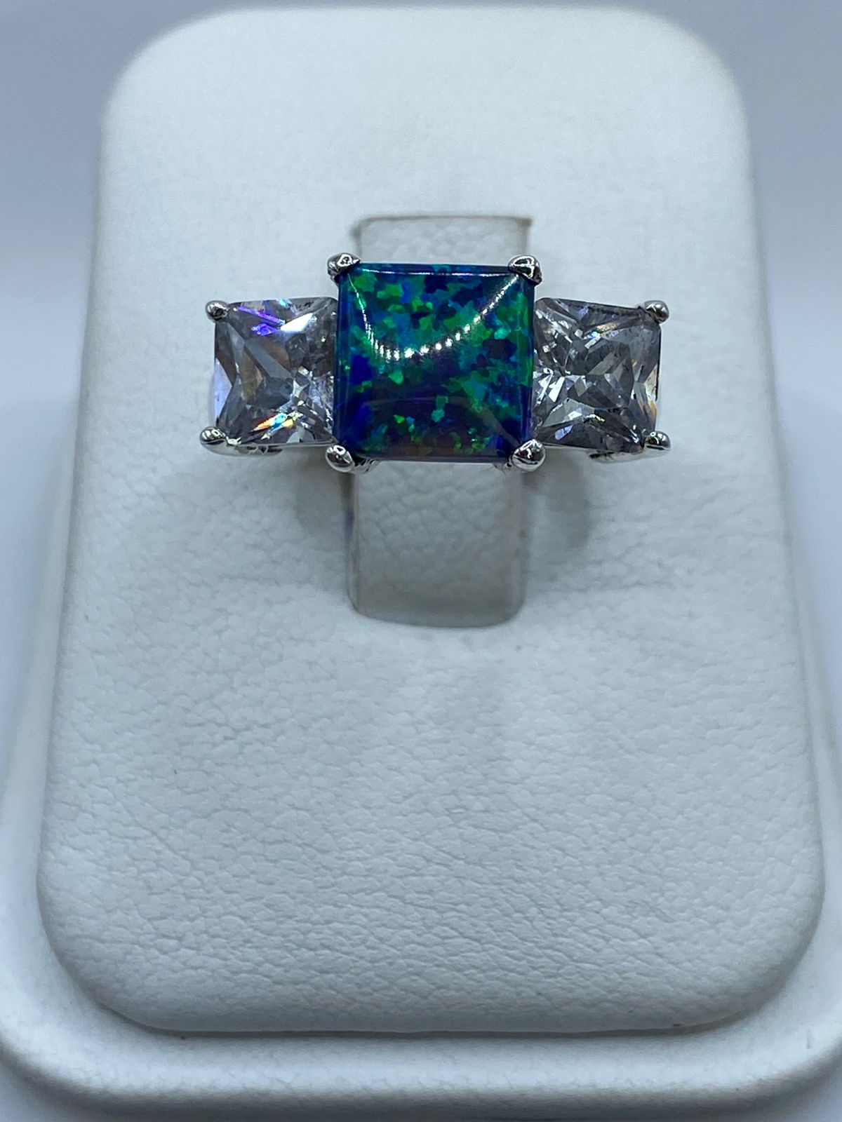 ANILLO DE PLATA LEY 925 CON ÓPALO DE FUEGO Y ZIRCONIA
