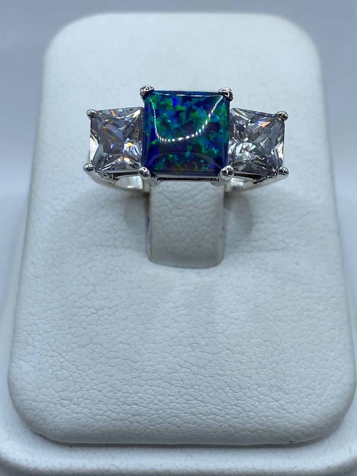 ANILLO DE PLATA LEY 925 CON ÓPALO DE FUEGO Y ZIRCONIA