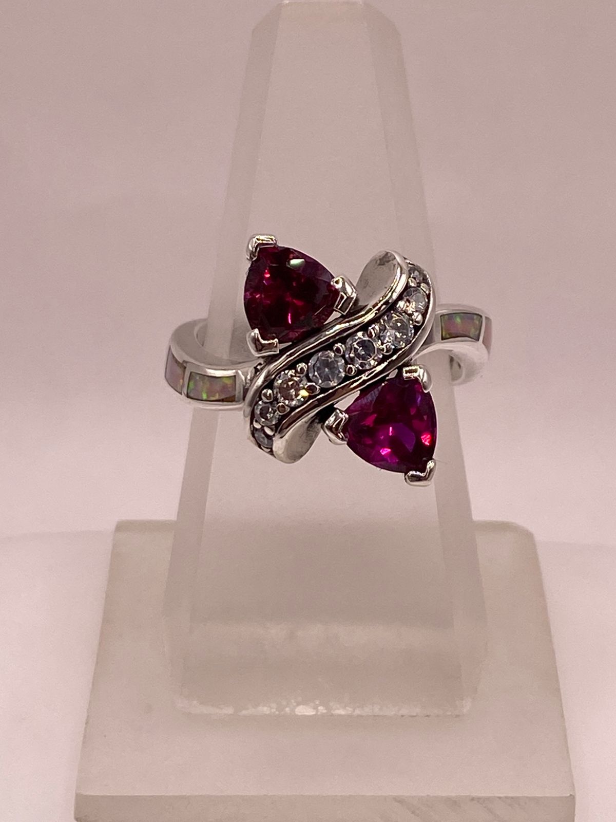 ANILLO DE PLATA LEY 925 CON ÓPALO DE FUEGO, ZIRCONIAS Y PIEDRAS FUCSIA
