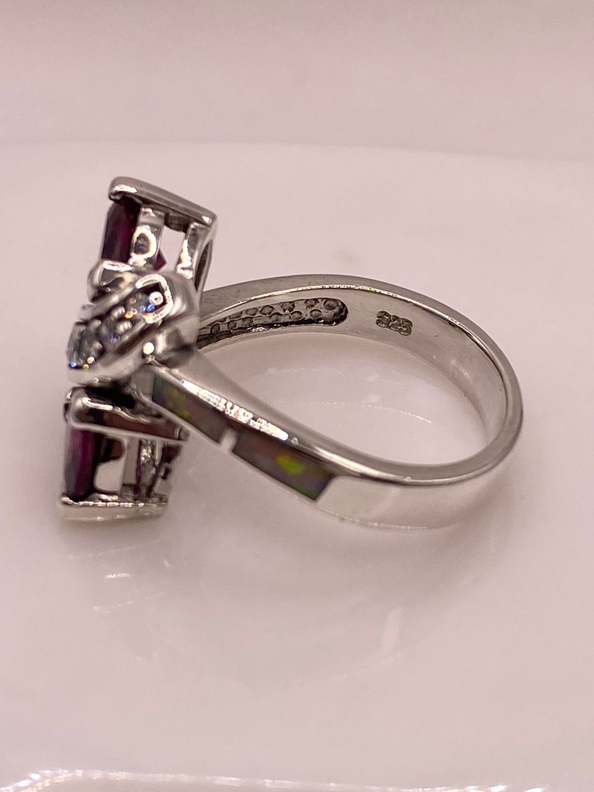 ANILLO DE PLATA LEY 925 CON ÓPALO DE FUEGO, ZIRCONIAS Y PIEDRAS FUCSIA
