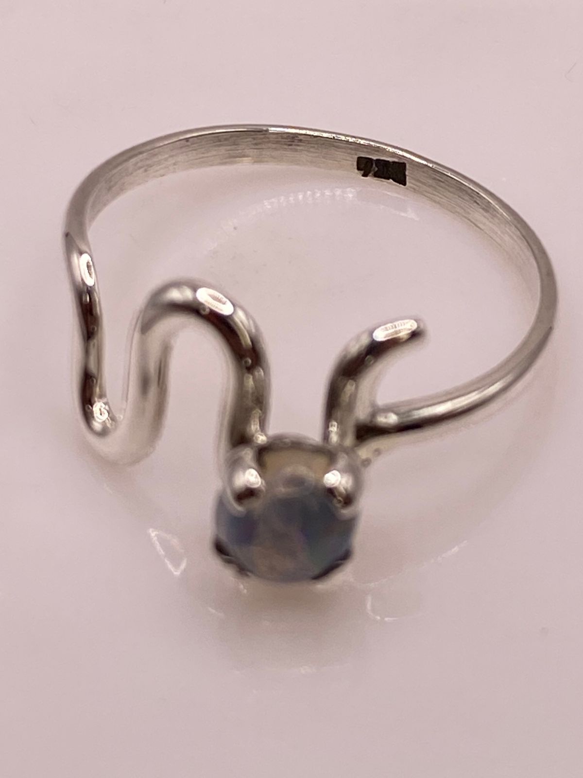 Anillo de Plata Ley 925 con Ópalo Natural, vista posterior