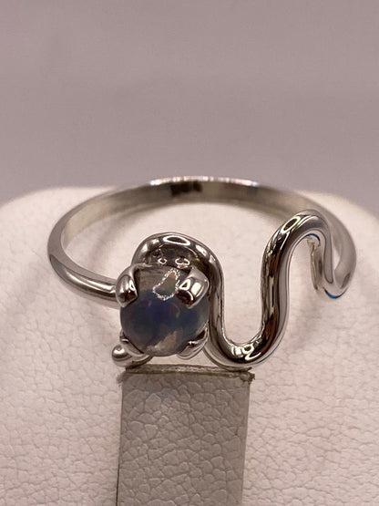 Anillo de Plata Ley 925 con Ópalo Natural, sello de autenticidad Plata Ley .925