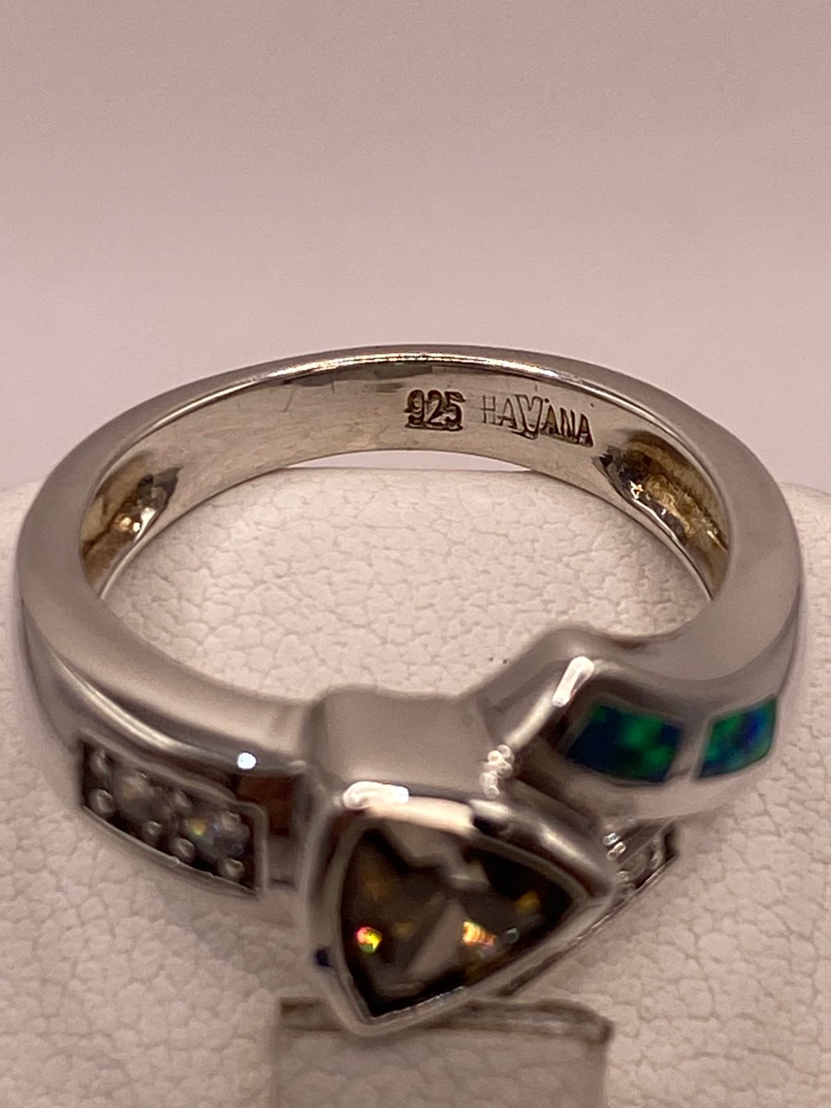 ANILLO DE PLATA LEY 925 CON ÓPALO Y ZIRCONIA COLOR CHAMPAGNE  DISEÑO MODERNO