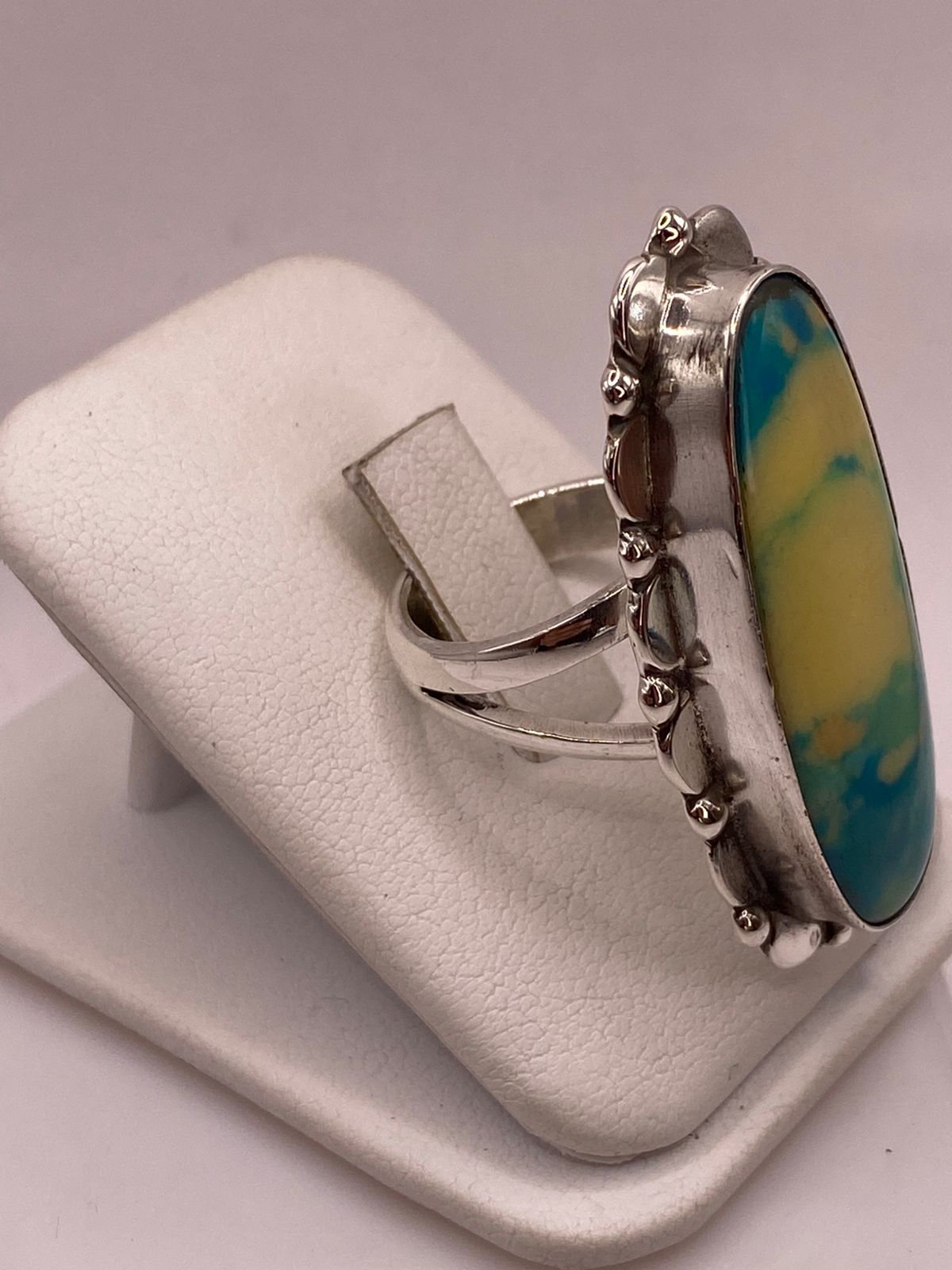 ANILLO DE PLATA LEY 925 CON TURQUESA NATURAL MULTICOLOR