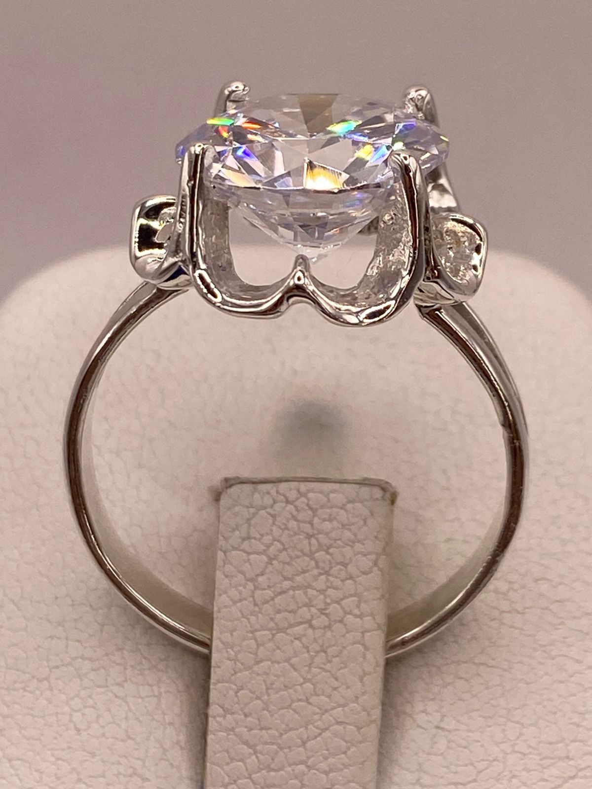 Anillo de Plata Ley 925 con Zirconia Blanca