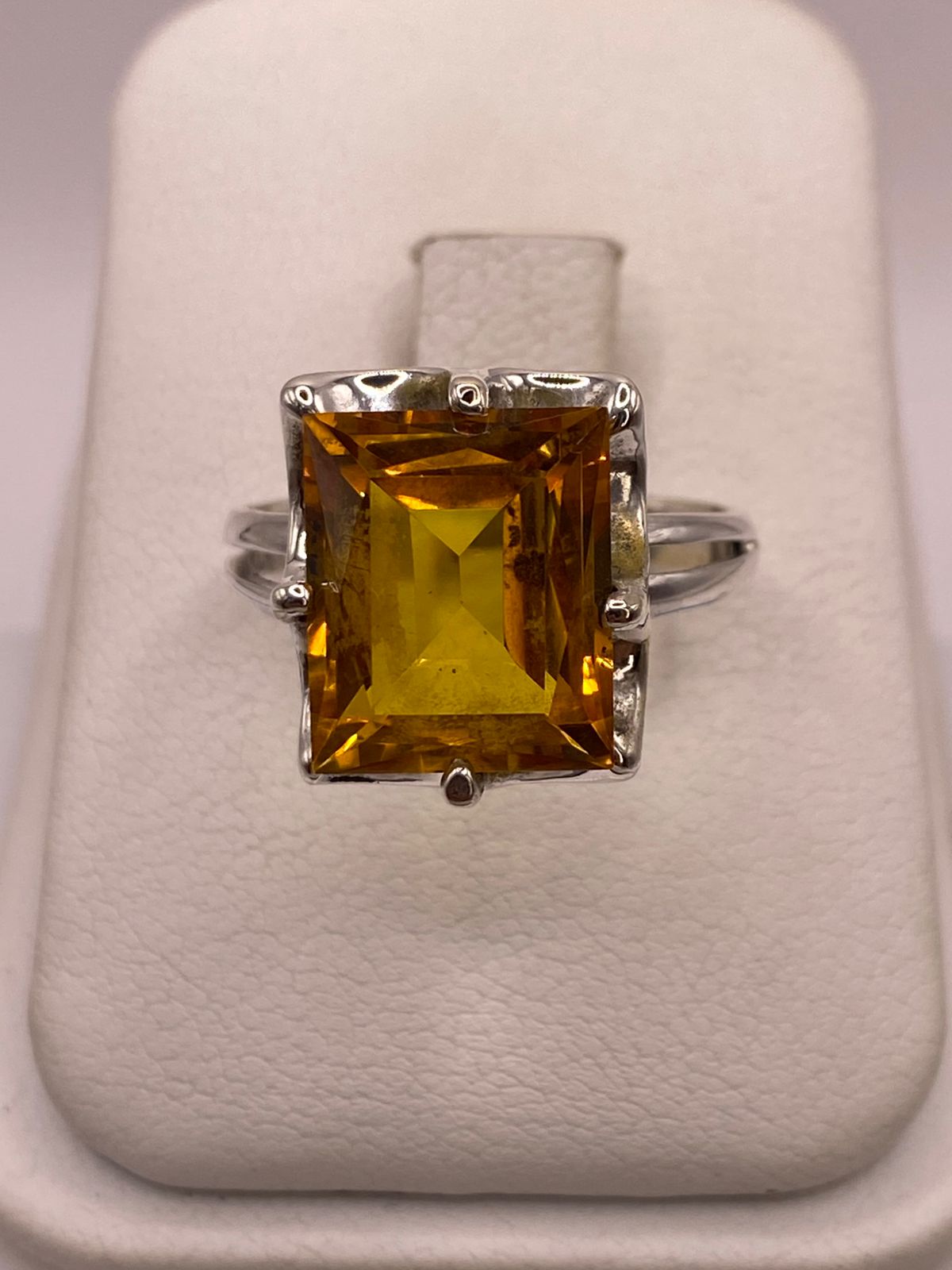 ANILLO DE PLATA LEY 925 CON ZIRCONIA COLOR ÁMBAR CUADRADA