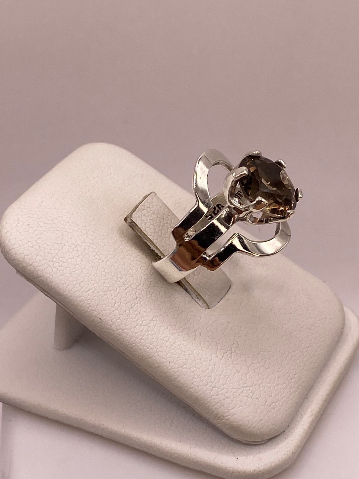 ANILLO DE PLATA LEY 925 CON ZIRCONIA COLOR CHAMPAGNE