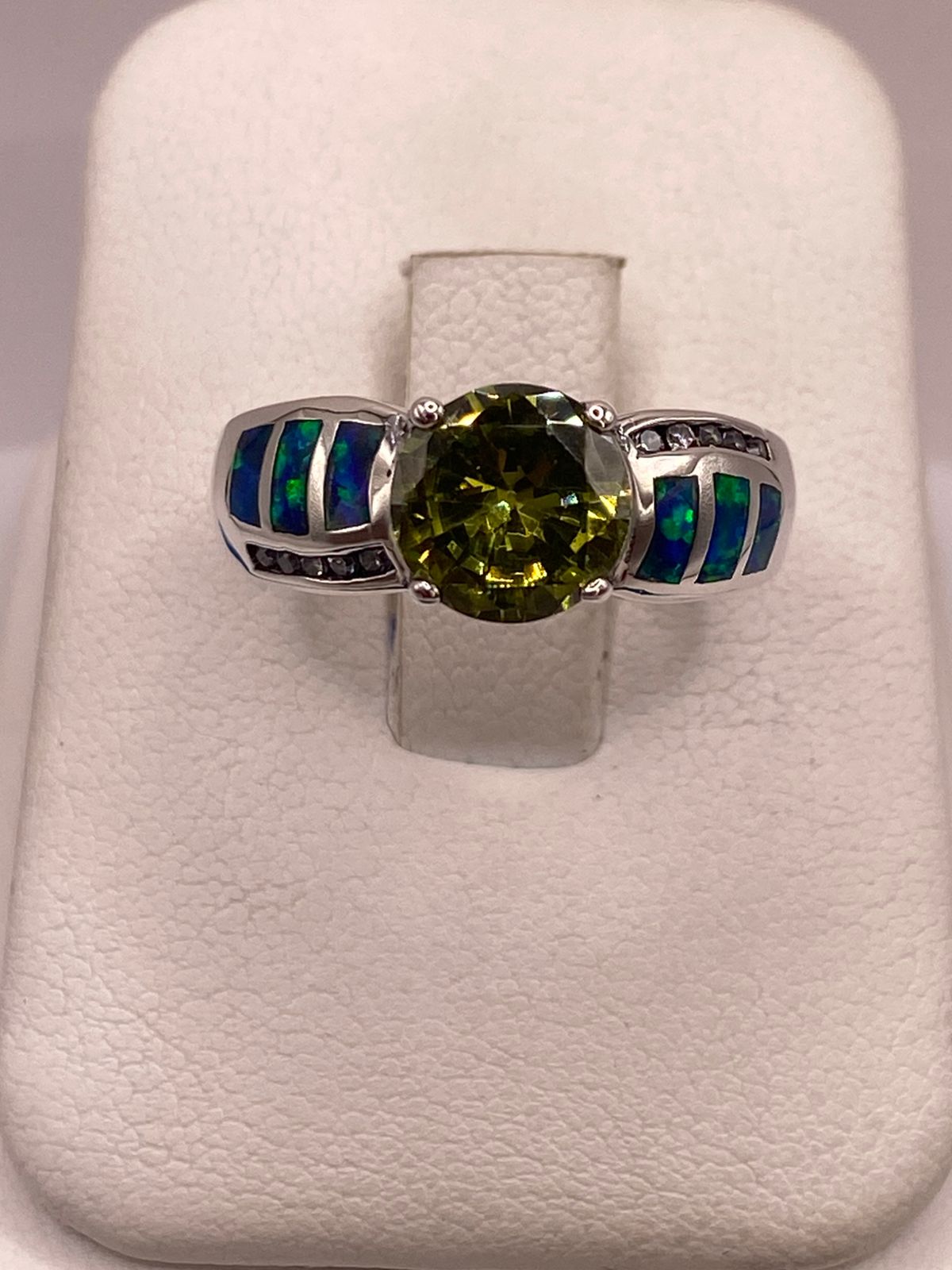 ANILLO DE PLATA LEY 925 CON ZIRCONIA VERDE OLIVO, ÓPALO DE FUEGO Y ZIRCONIAS