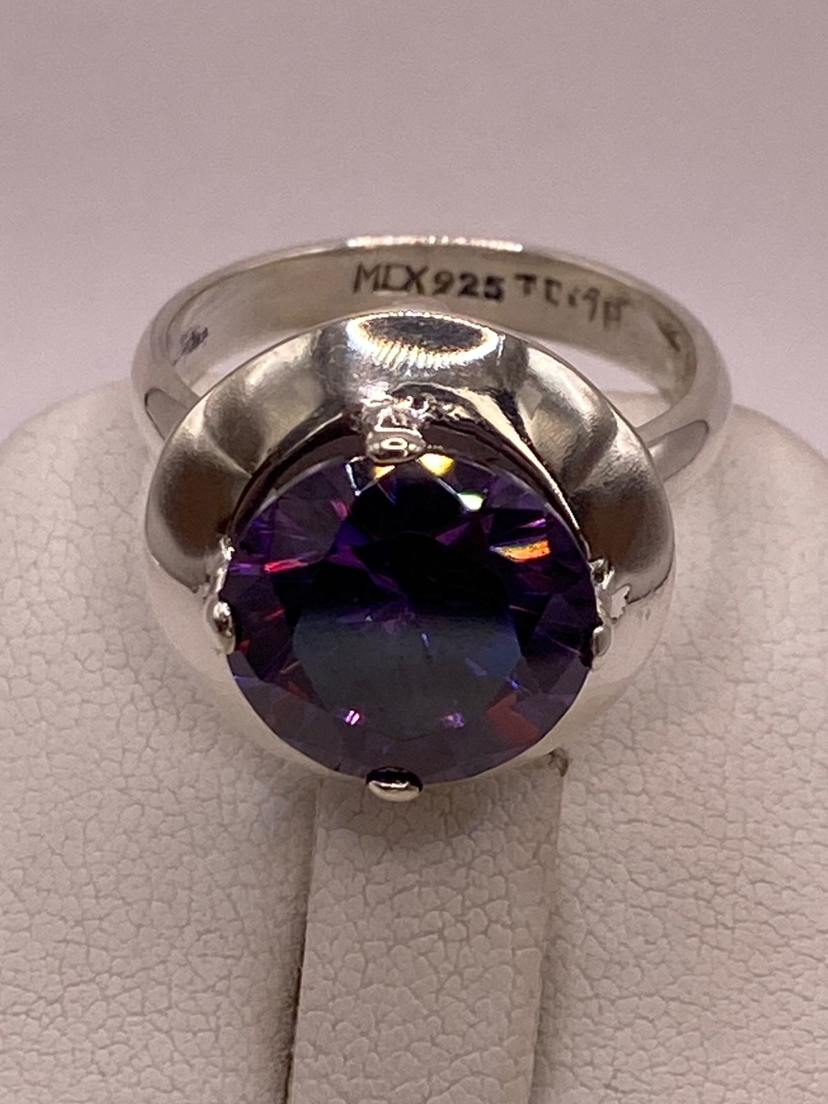 ANILLO DE PLATA LEY 925 CON ZIRCONIA VIOLETA REDONDA