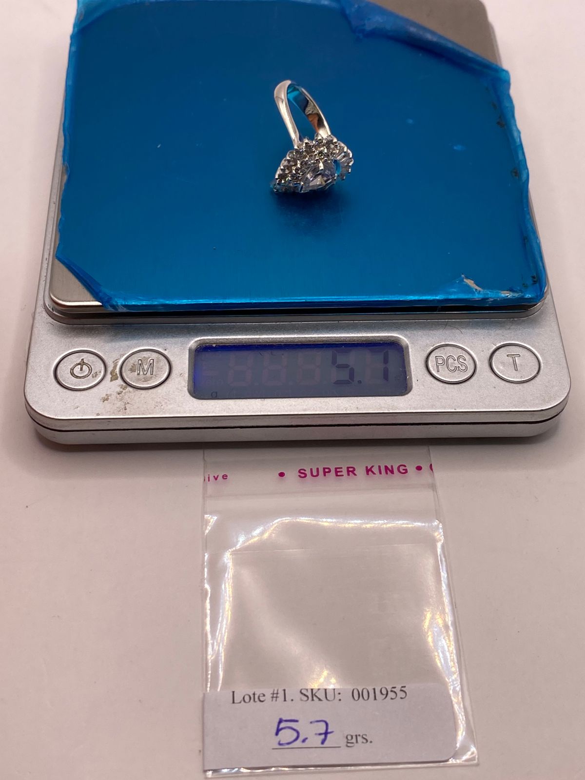 Anillo de Plata Ley 925 con Zirconias Blancas Tipo Gota