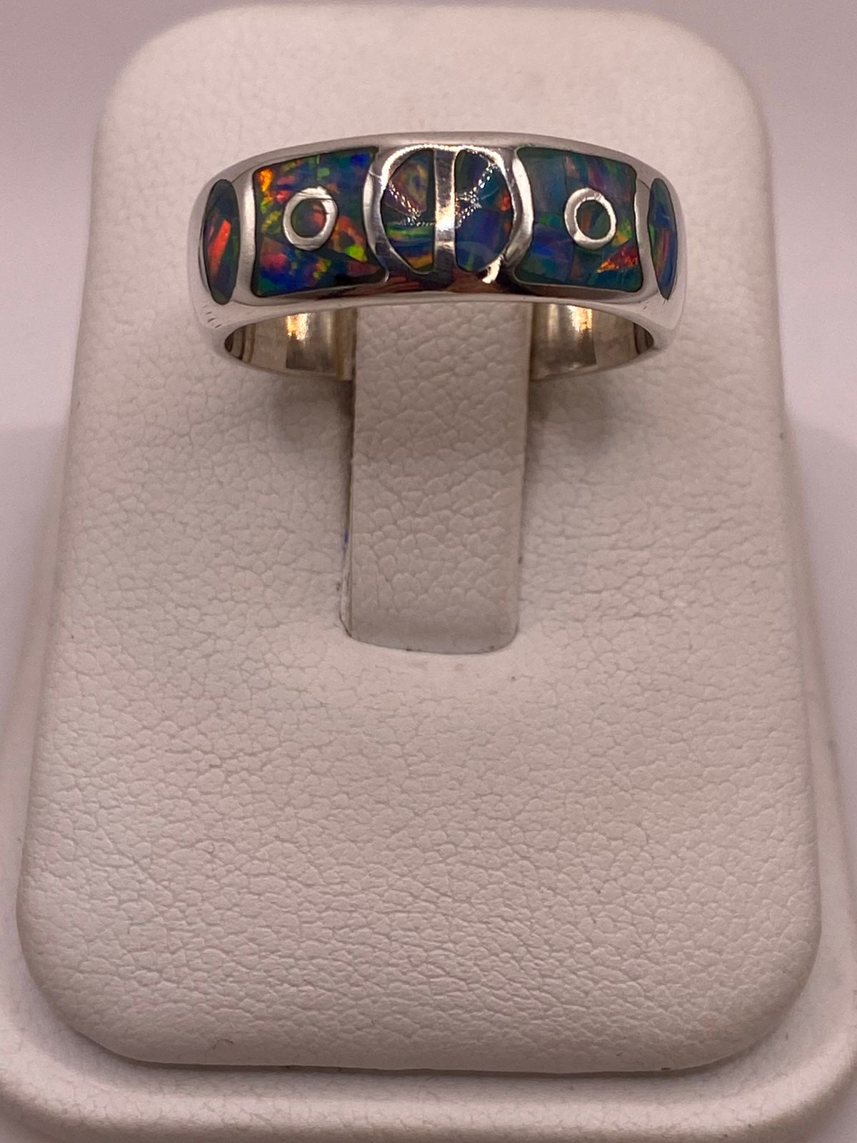 ANILLO DE PLATA LEY 950 CON ÓPALO DE FUEGO AZUL REY