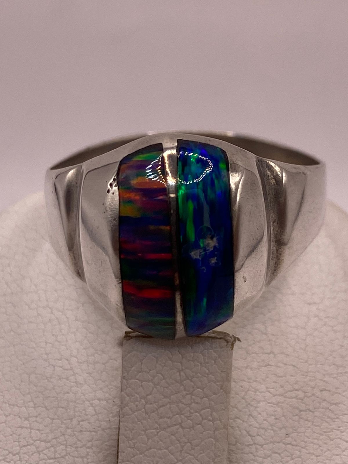 ANILLO DE PLATA LEY 950 CON ÓPALO DE FUEGO MULTICOLOR