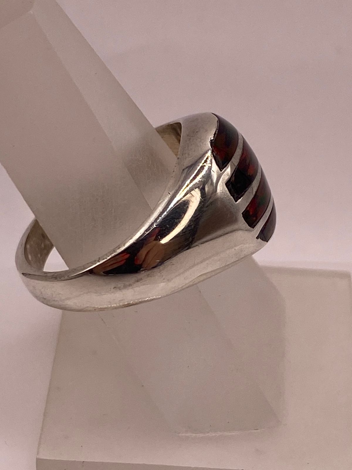 ANILLO DE PLATA LEY 950 CON ÓPALO DE FUEGO ROJO